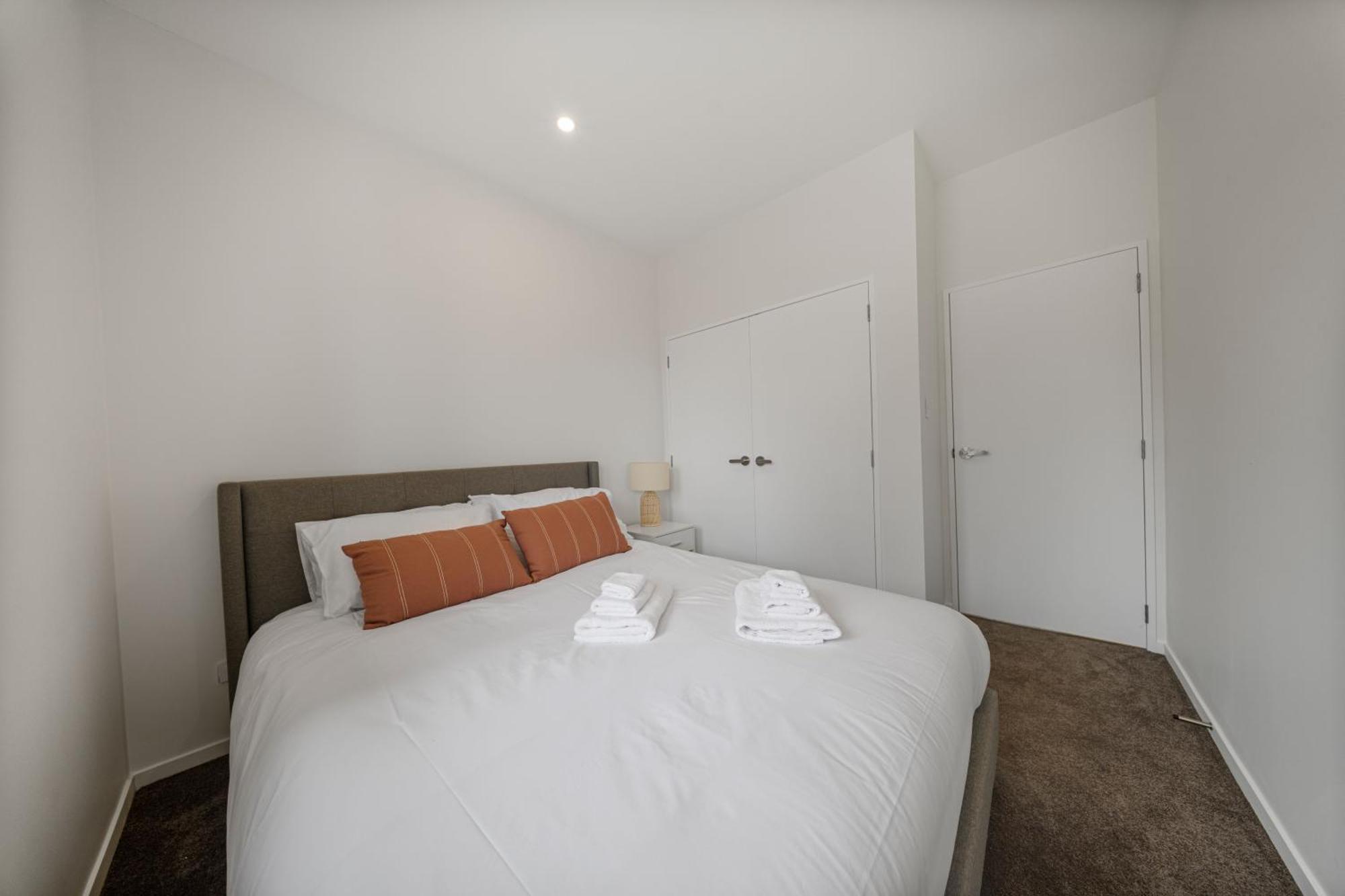 Holiday home West Harbour Modern 4-bedroom Retreat