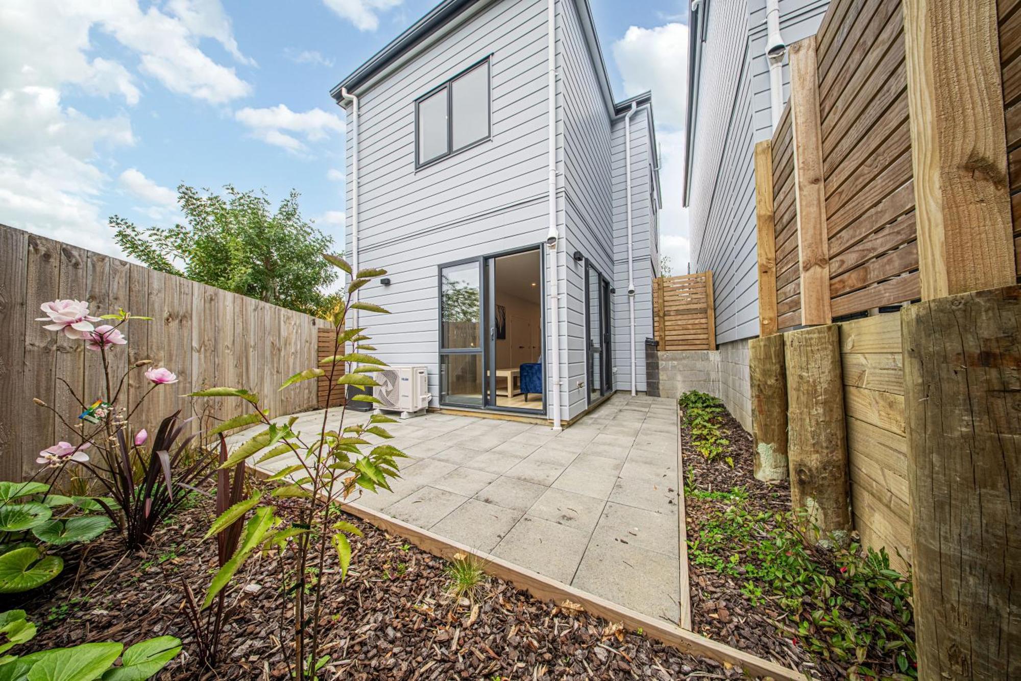 West Harbour Modern 4-bedroom Retreat *