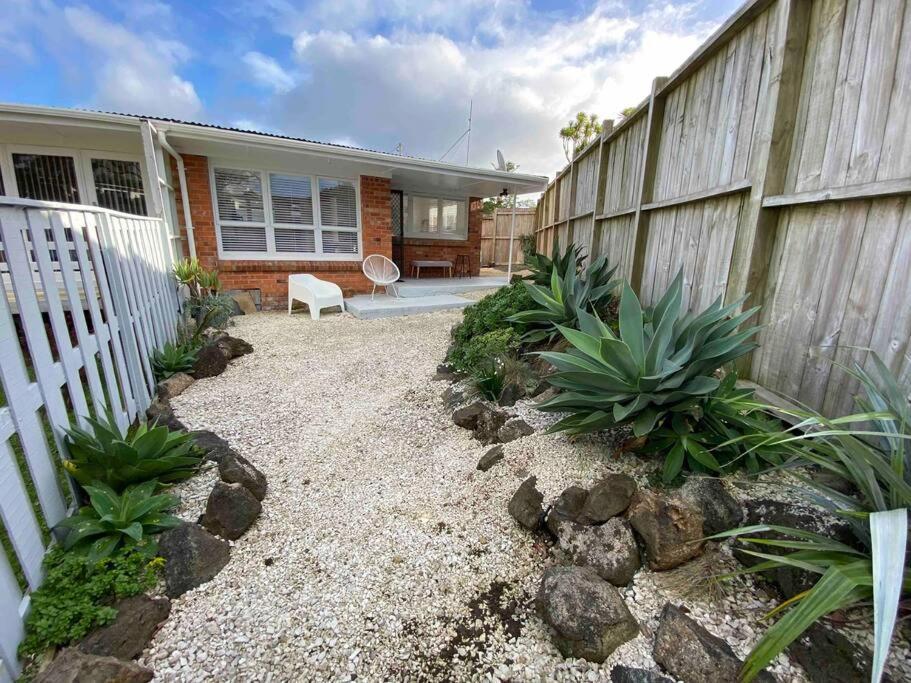 Own Sunny Quiet Haven, Own 1 Bedroom House & Garden With Car Park, To Airport, Cbd & Sylvia Park Mall Apartment Auckland