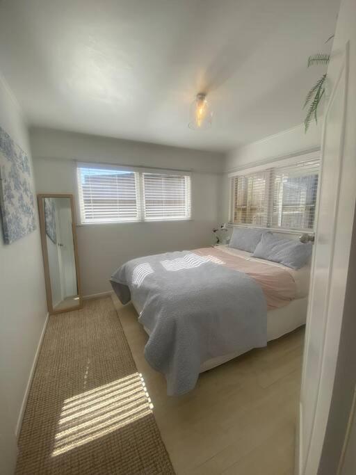 Own Sunny Quiet Haven, Own 1 Bedroom House & Garden With Car Park, To Airport, Cbd & Sylvia Park Mall Auckland
