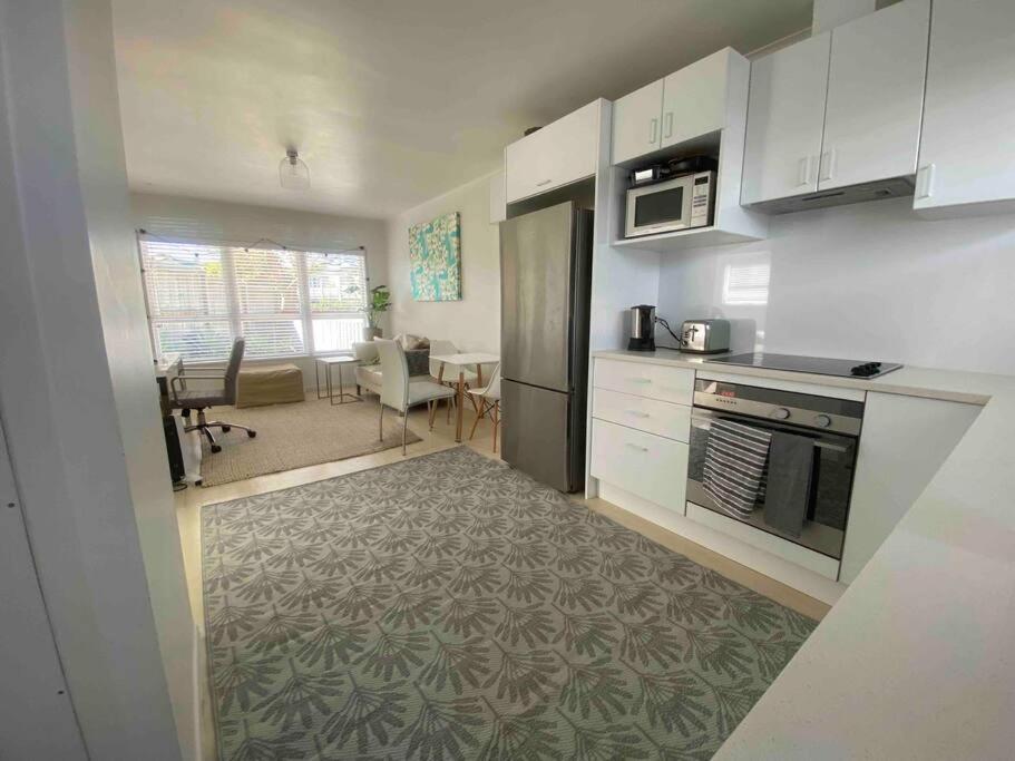Own Sunny Quiet Haven, Own 1 Bedroom House & Garden With Car Park, To Airport, Cbd & Sylvia Park Mall Apartment Auckland