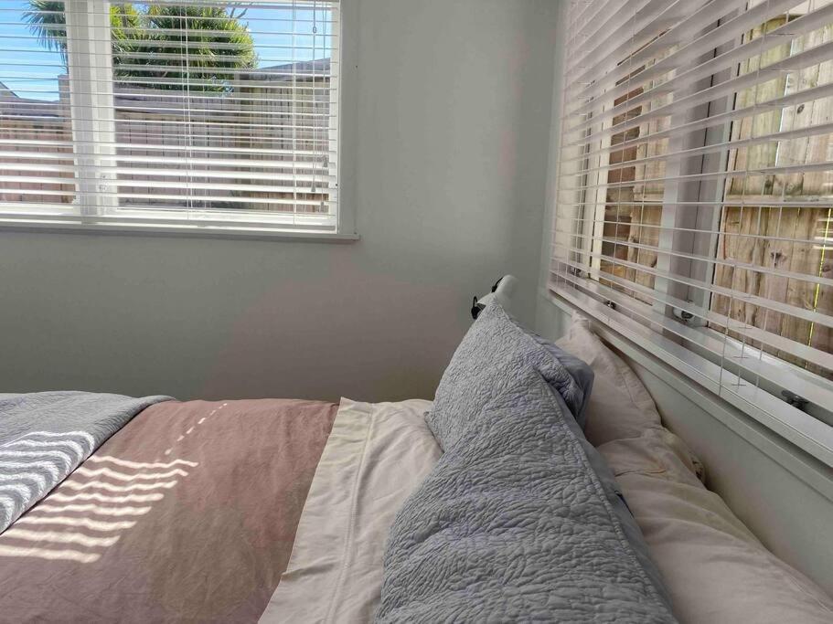 Own Sunny Quiet Haven, Own 1 Bedroom House & Garden With Car Park, To Airport, Cbd & Sylvia Park Mall *