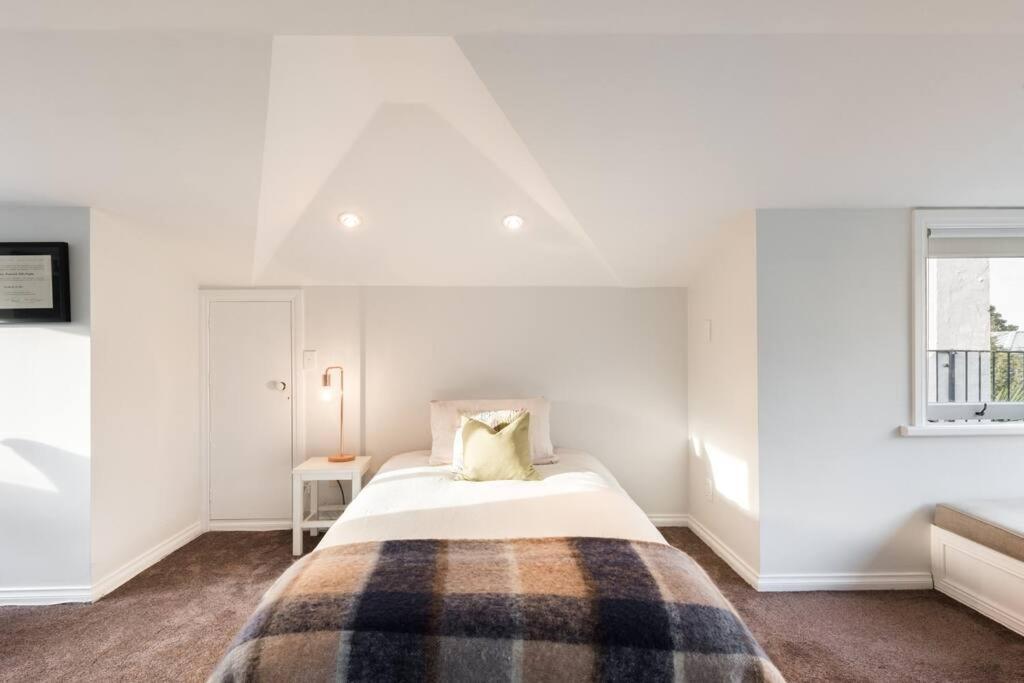 Lovely Beachside In Cheltenham *
