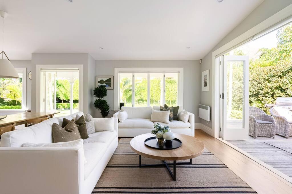 Lovely Beachside In Cheltenham Apartment *