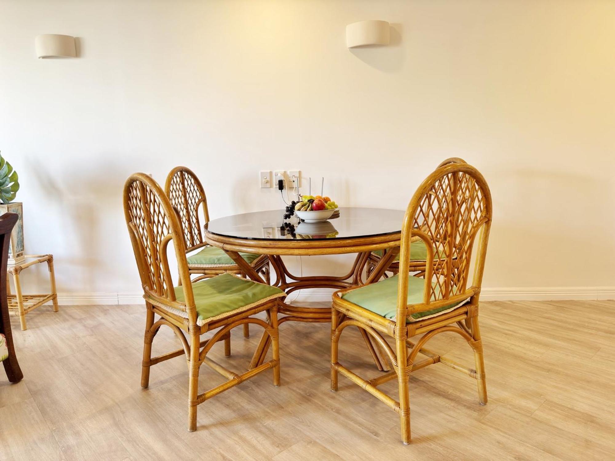 Spacious Park Views With Spa, Pool, Gym, Netflix Apartment *