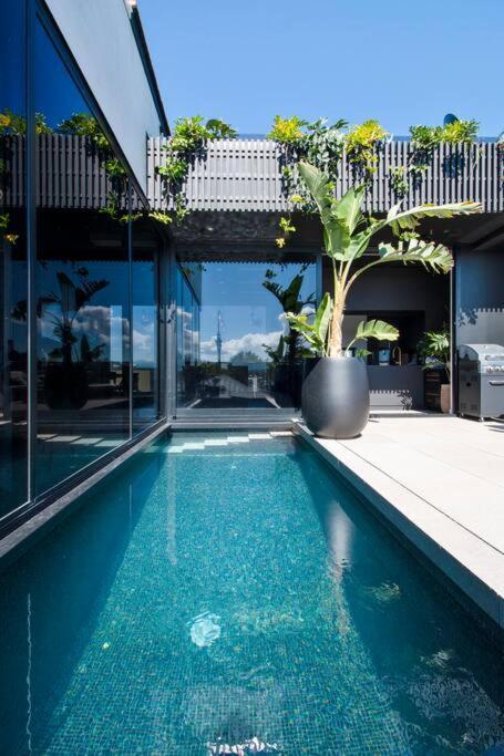 Apartment Entertainers Penthouse With 5 Bedrooms Pool & Auckland