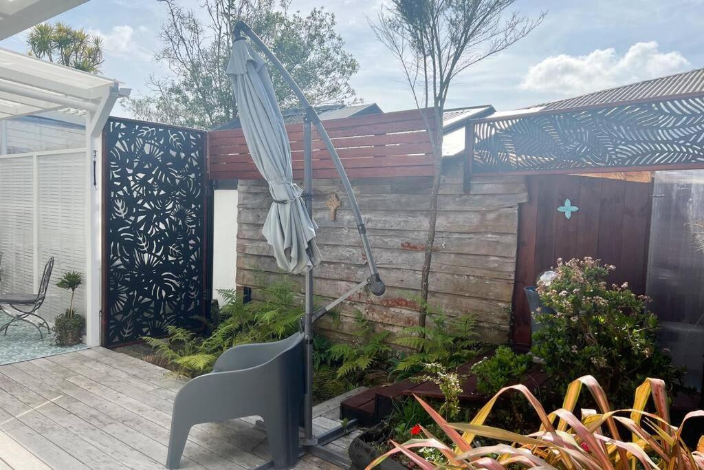 Smart And Stylish In Glen Eden Apartment Auckland