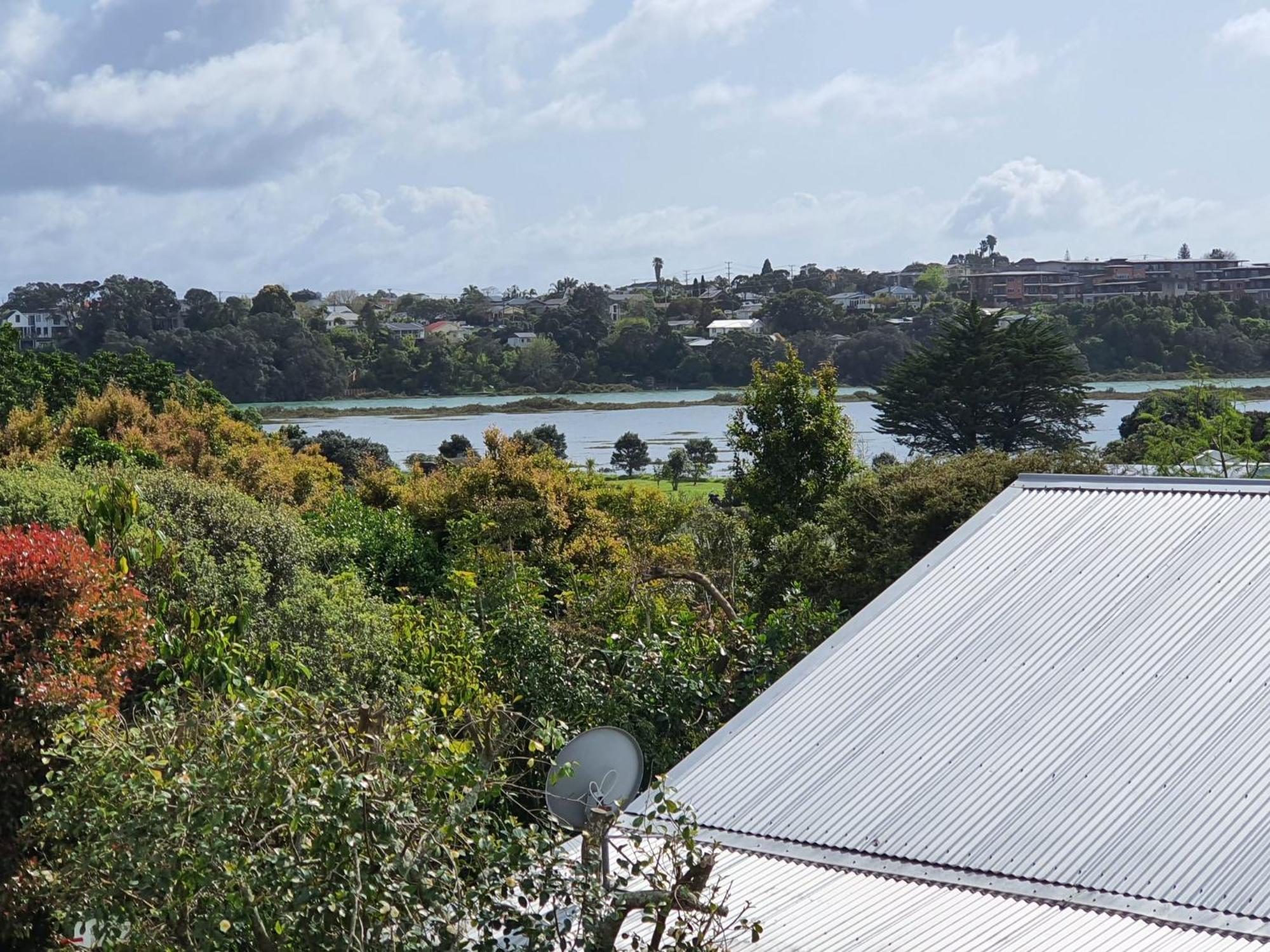 Charming Double Bay Villa Auckland