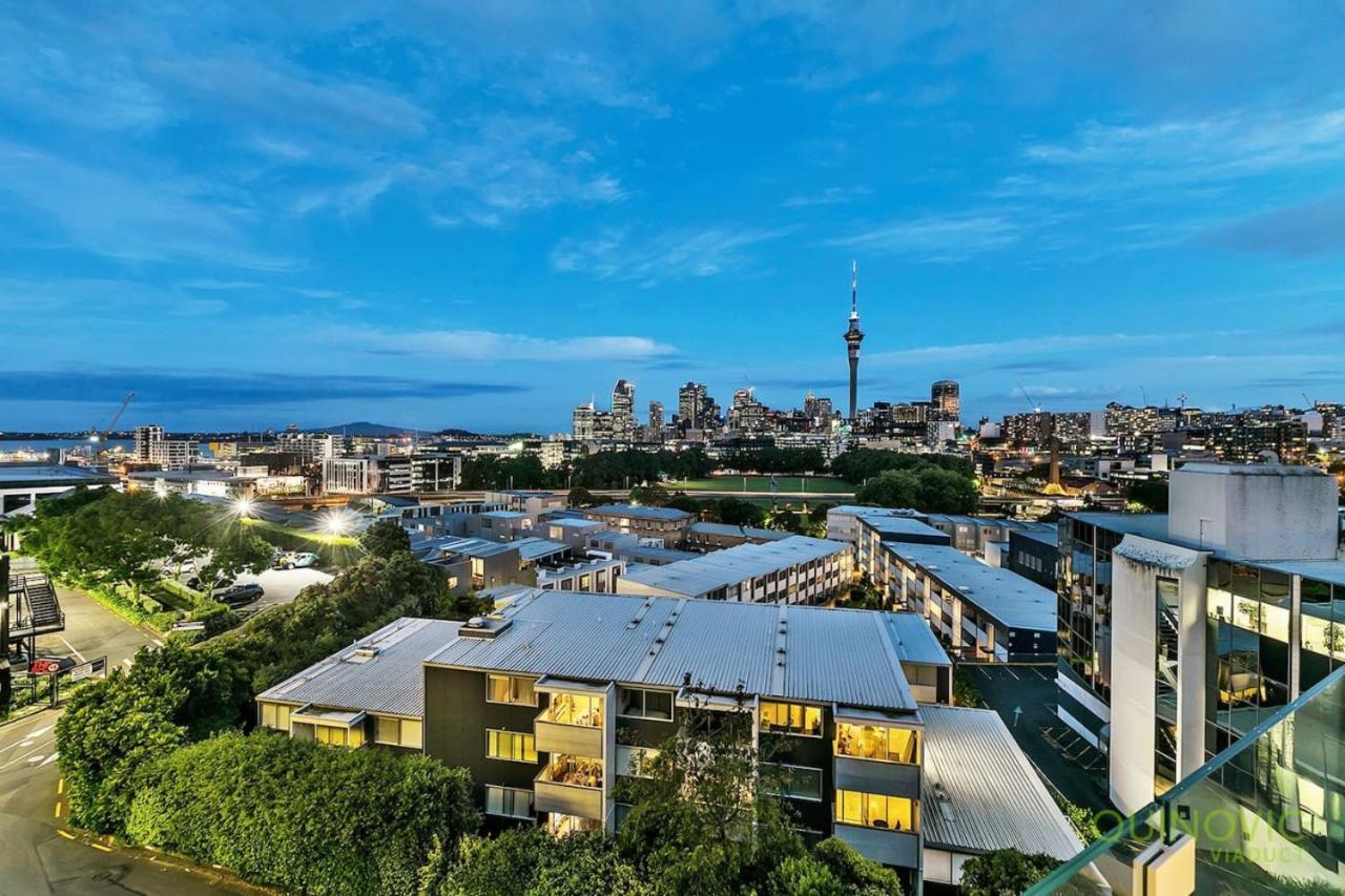 Stylish 2br Views W 2 Parks Apartment *