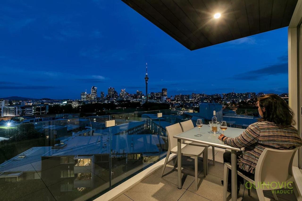 Stylish 2br Views W 2 Parks Apartment Auckland