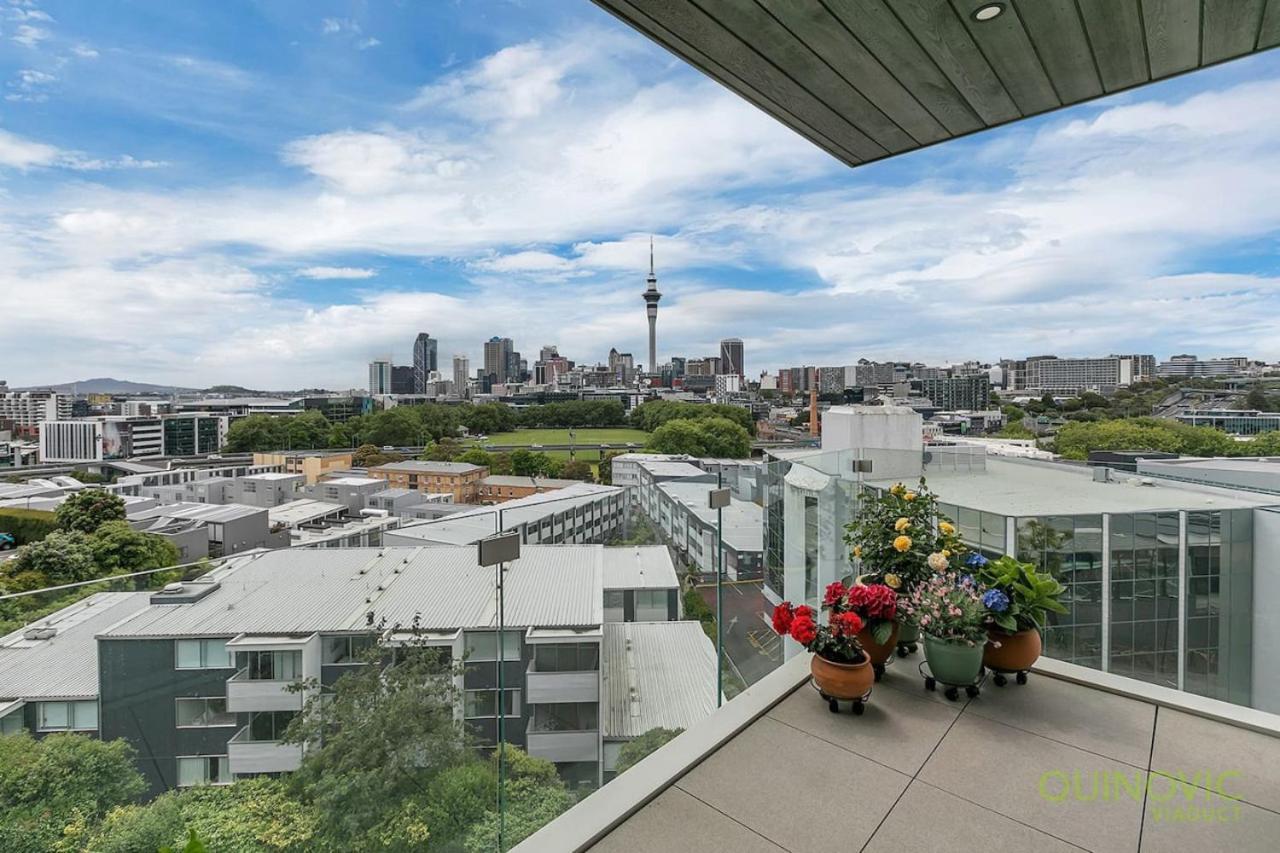 Stylish 2br Views W 2 Parks Apartment *