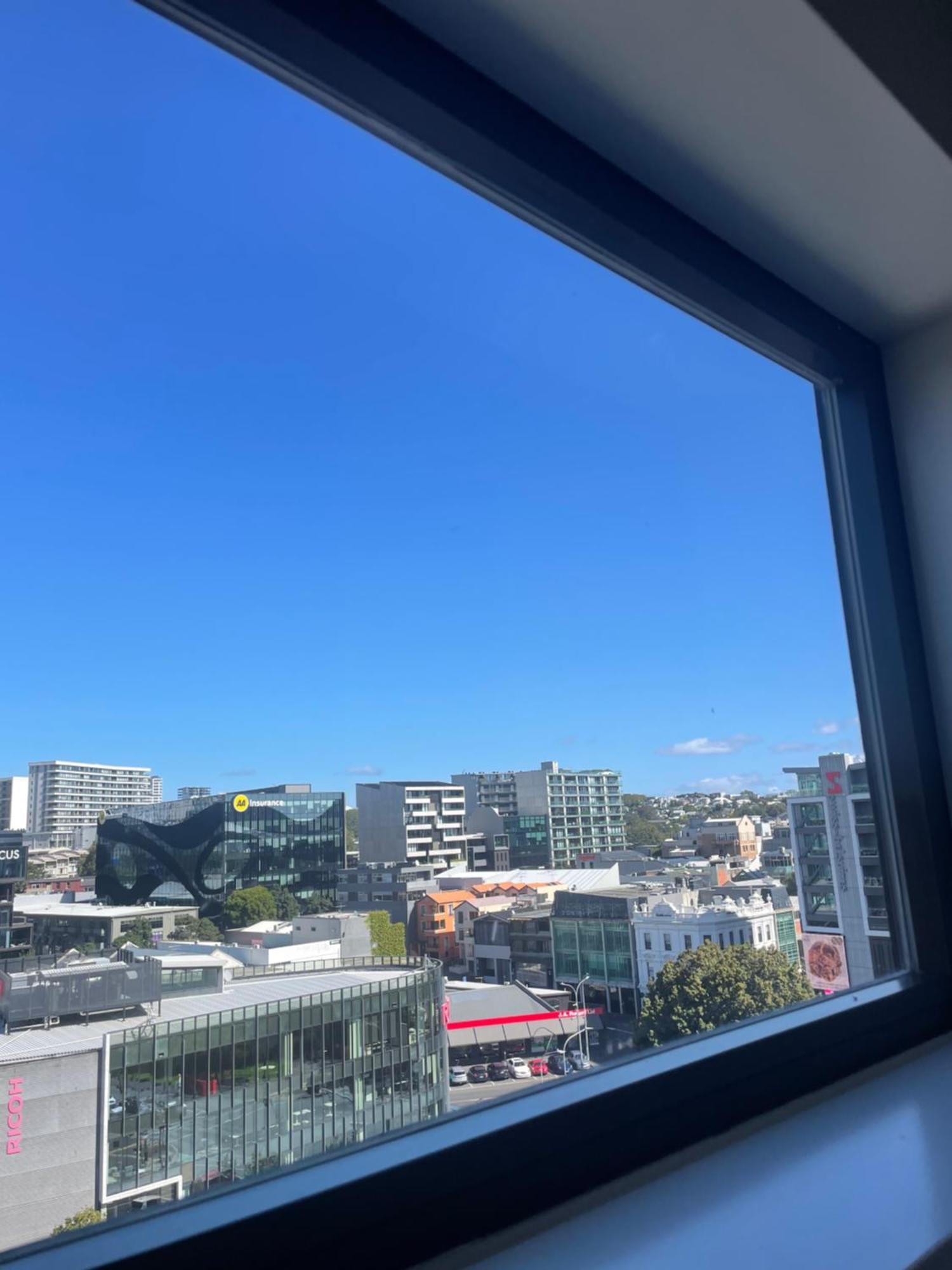 Modern & Sun Soaked * Auckland