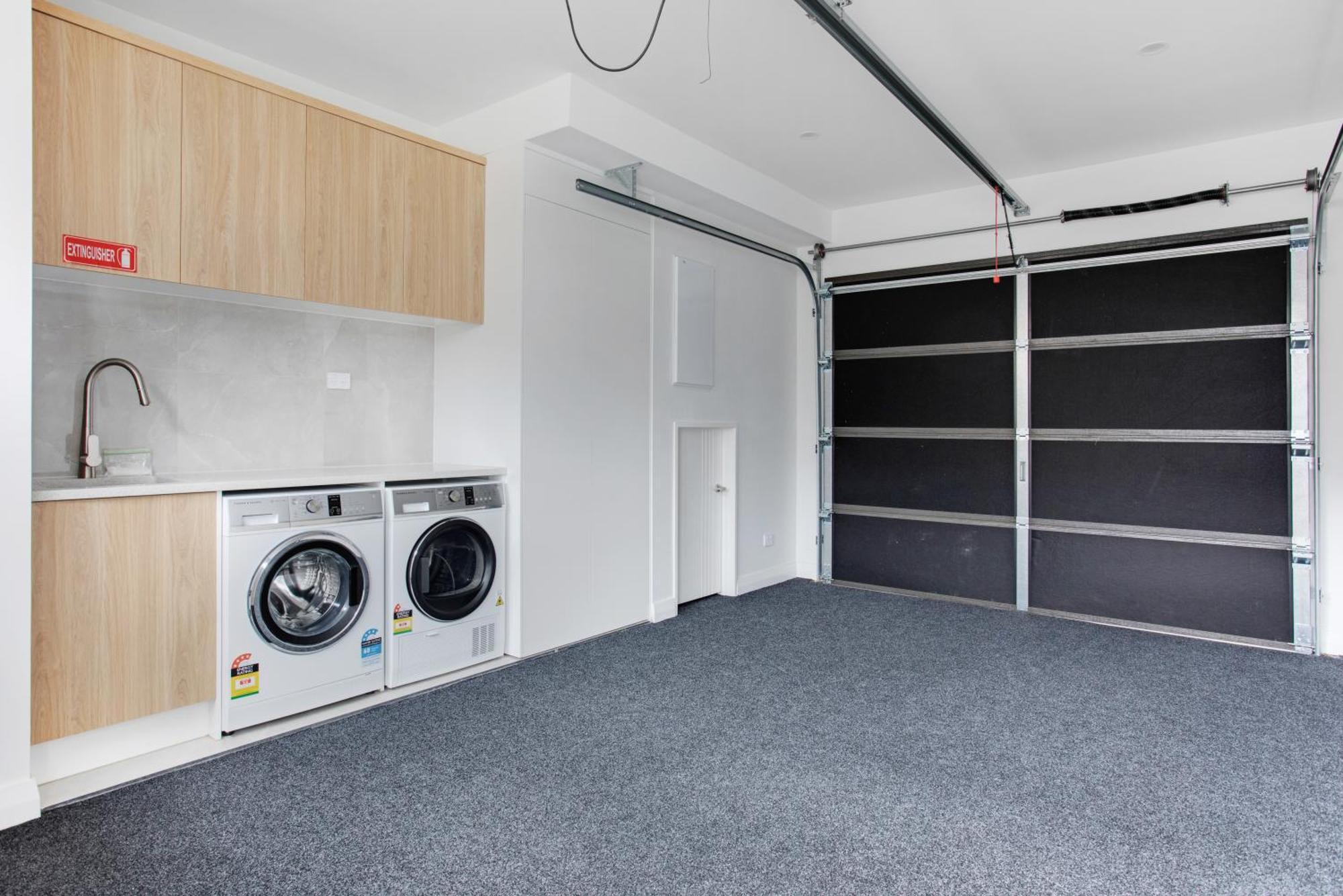 Holiday home Oasis Townhouse With Parking And Air-con