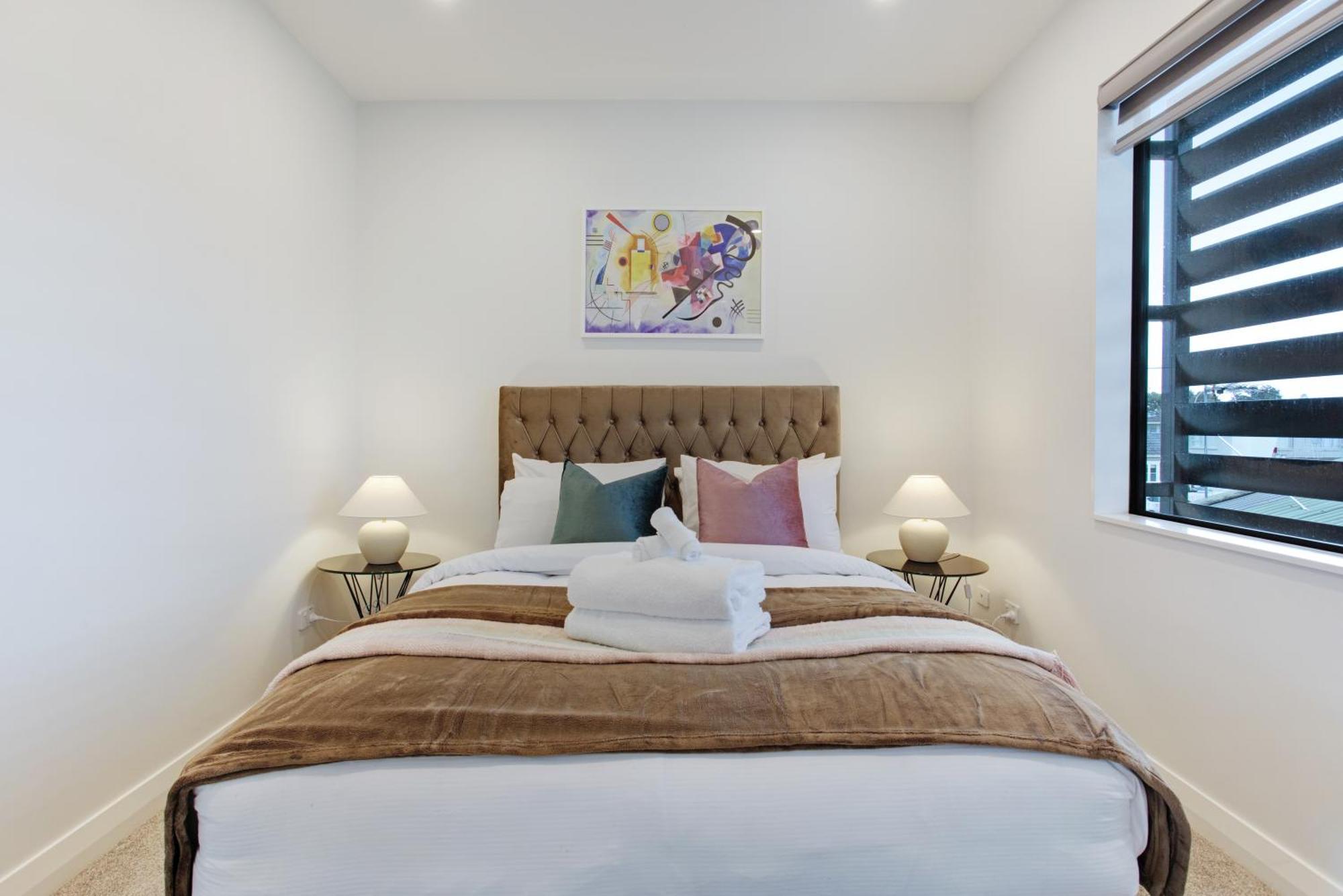 Oasis Townhouse With Parking And Air-con Holiday home