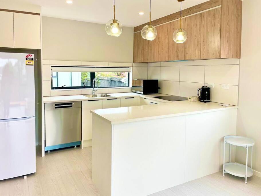 Townhouse In New Lynn Apartment