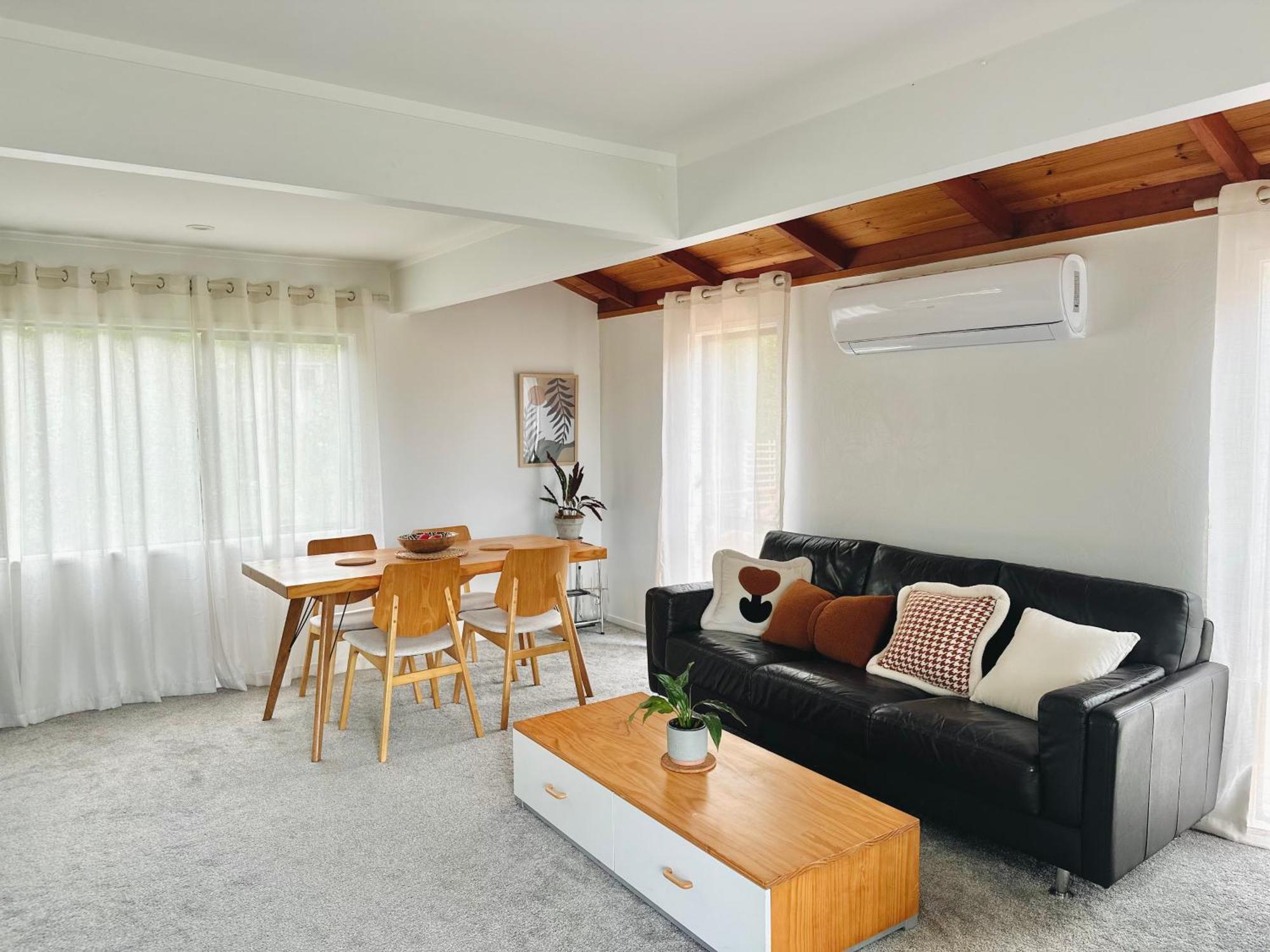 Private With Separate Bathroom And Carpark * Auckland