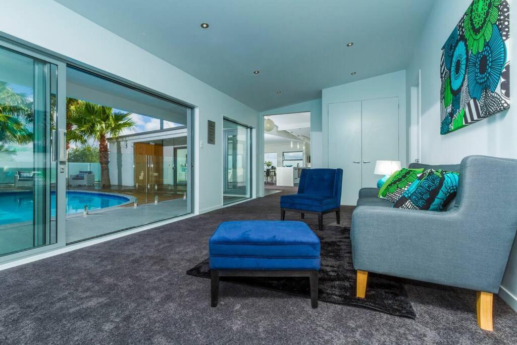 Tropical Paradise By The Sea Apartment