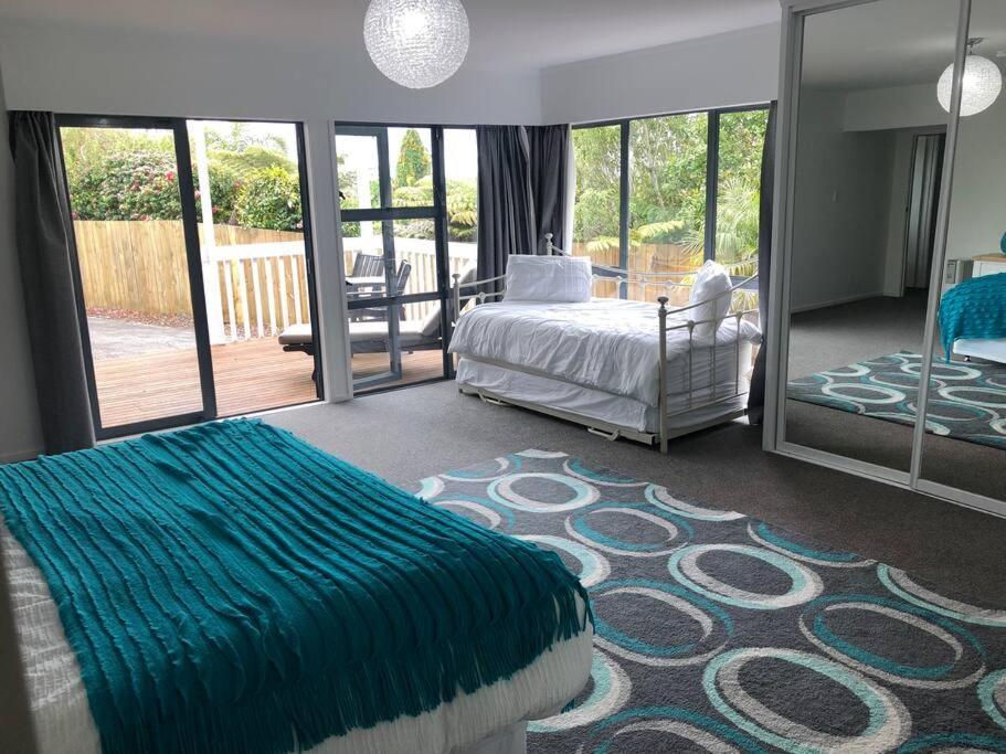 Tropical Paradise By The Sea Auckland