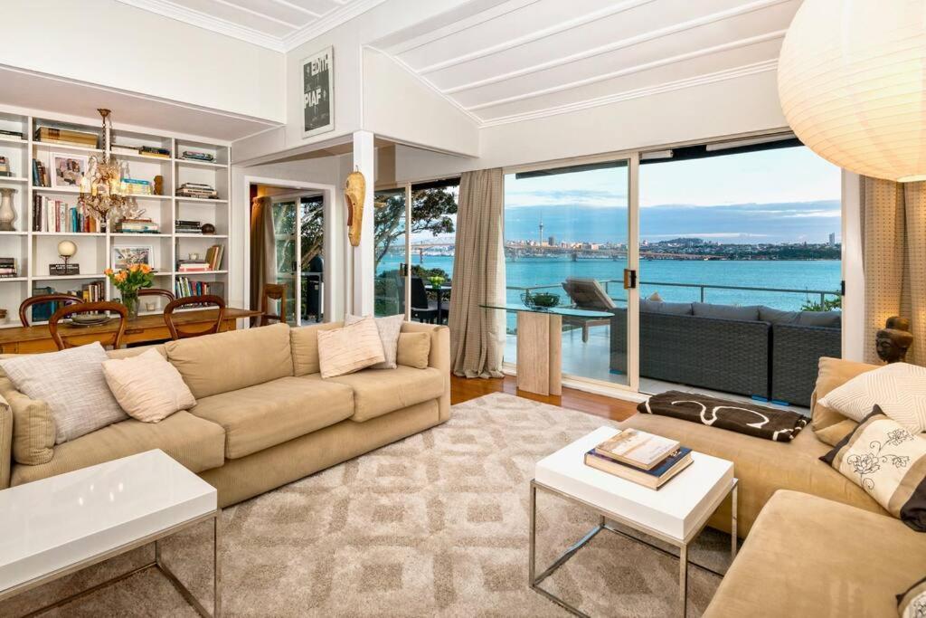 Arohanui Waterfront Apartment Auckland