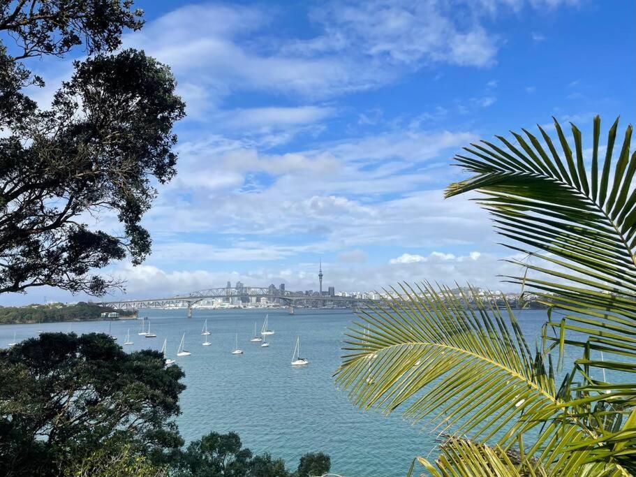 Arohanui Waterfront * Auckland