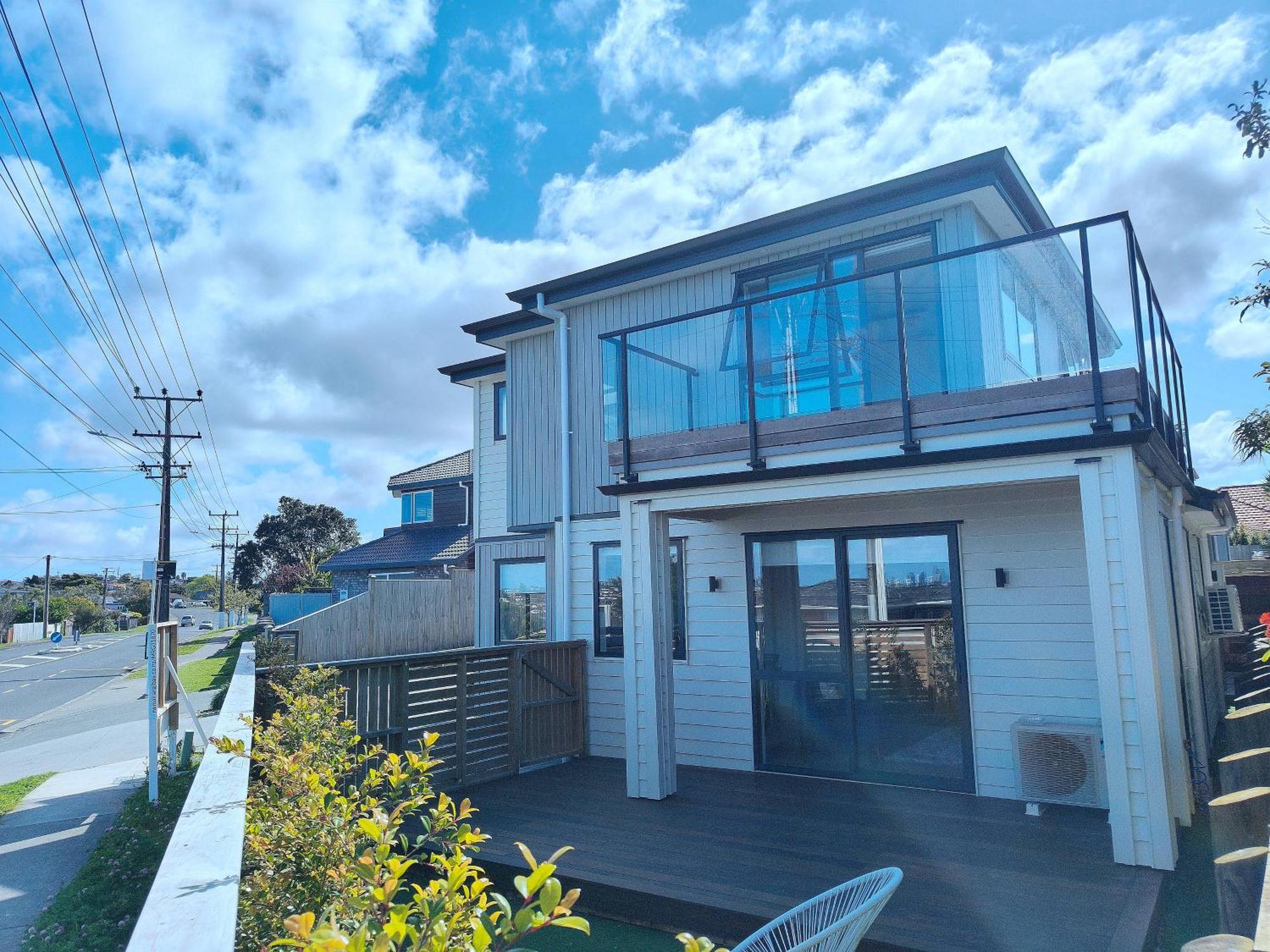 Stylish Family Retreat In Hillcrest 4 Bedroom And Playroom Villa *