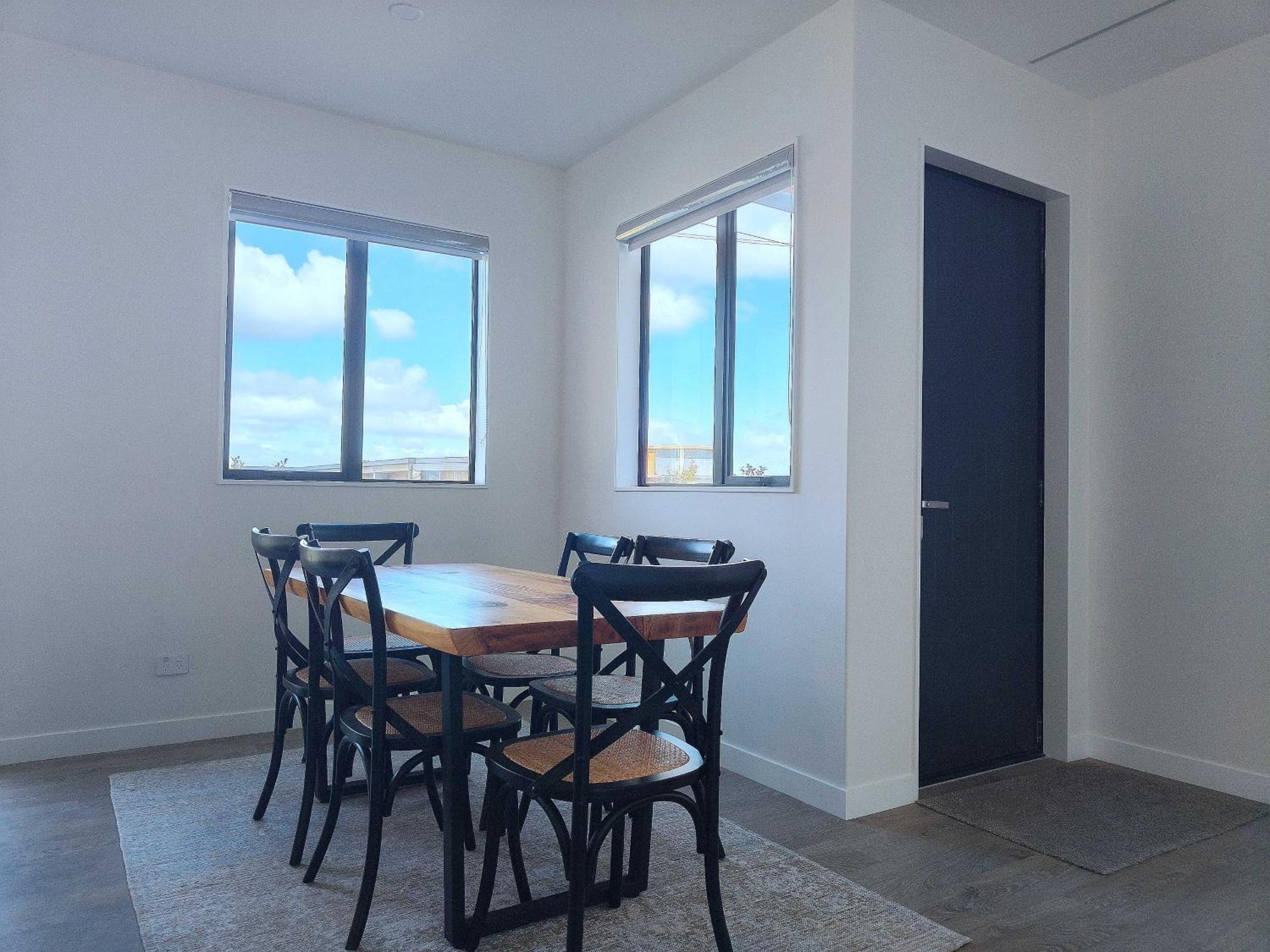 Stylish Family Retreat In Hillcrest 4 Bedroom And Playroom Auckland