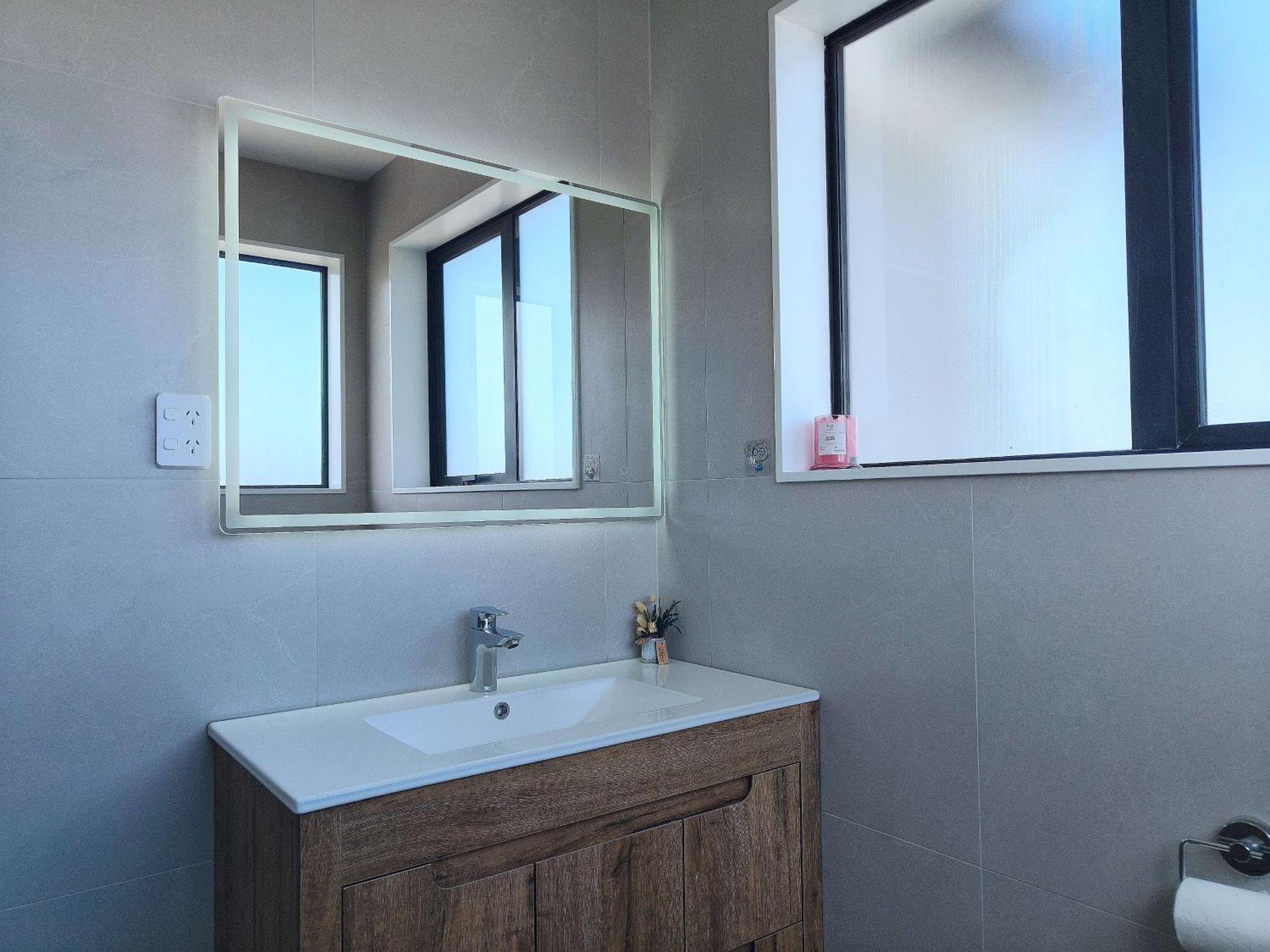 Stylish Family Retreat In Hillcrest 4 Bedroom And Playroom Auckland