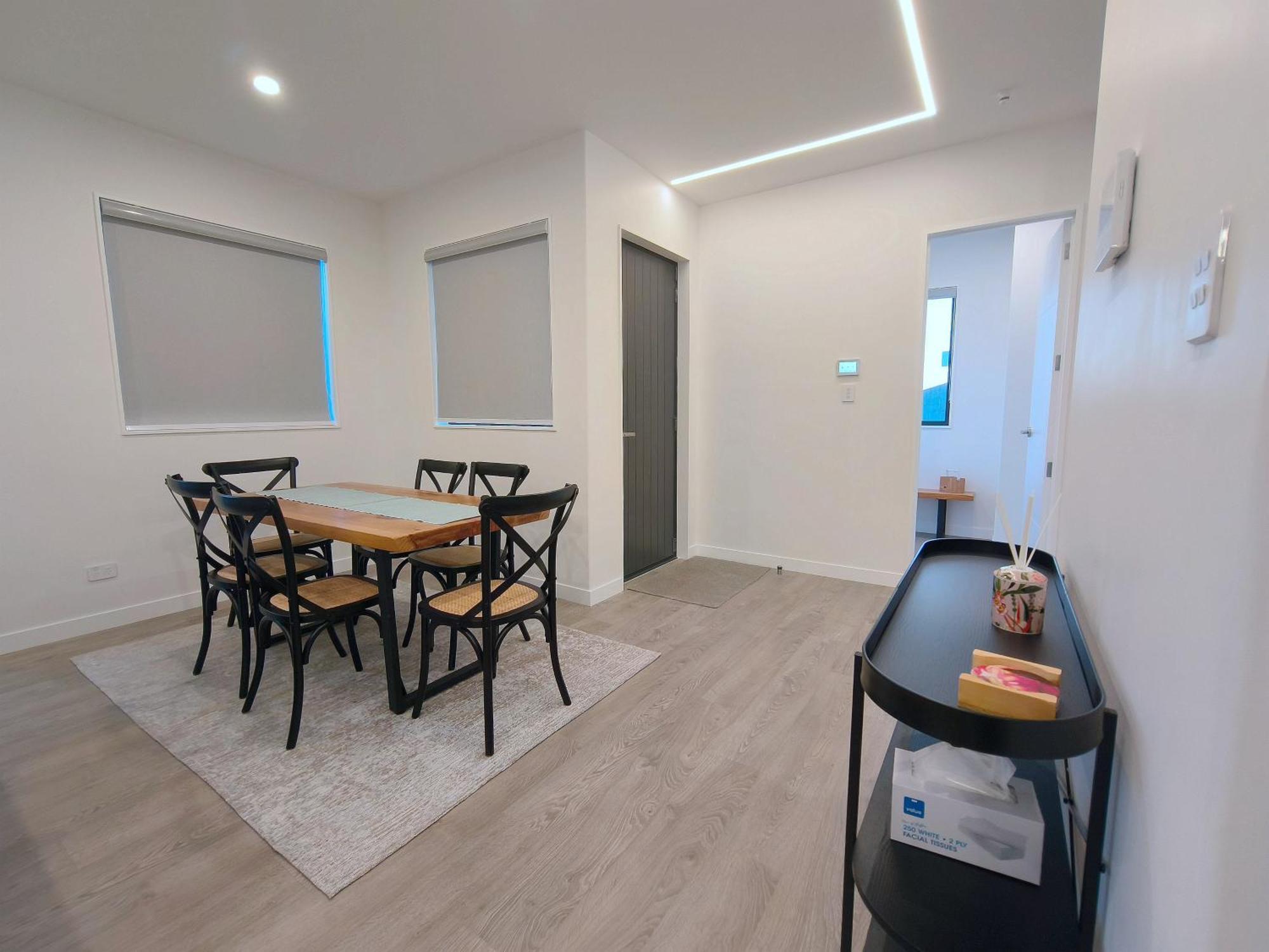 Stylish Family Retreat In Hillcrest 4 Bedroom And Playroom Villa Auckland