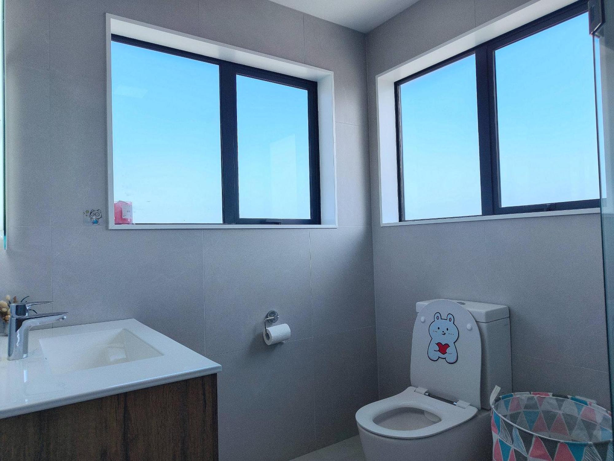 Stylish Family Retreat In Hillcrest 4 Bedroom And Playroom Villa Auckland