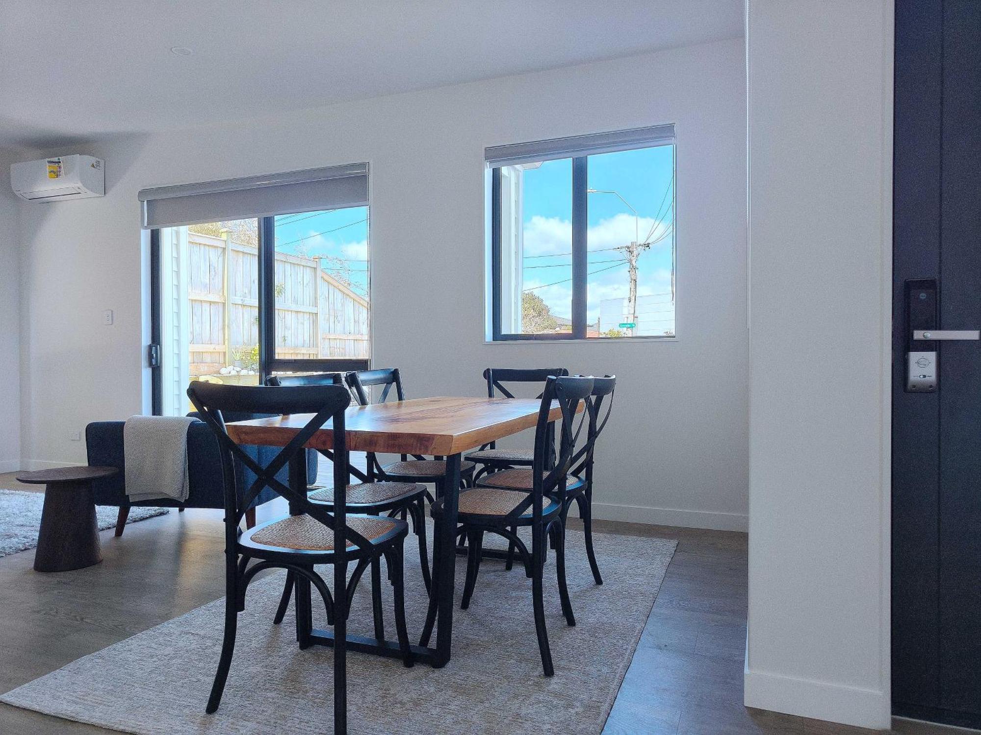 Stylish Family Retreat In Hillcrest 4 Bedroom And Playroom Villa