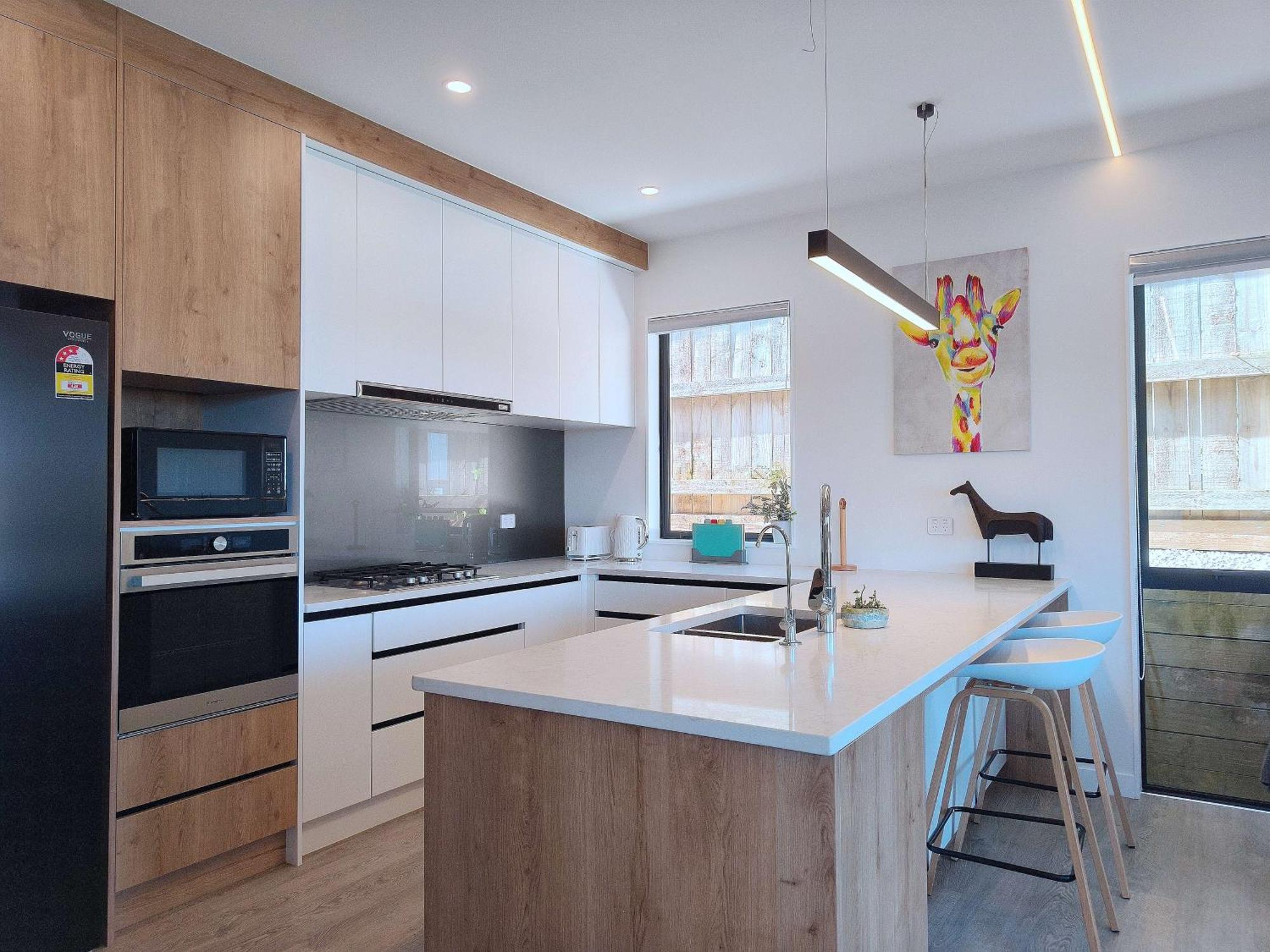 Villa Stylish Family Retreat In Hillcrest 4 Bedroom And Playroom Auckland