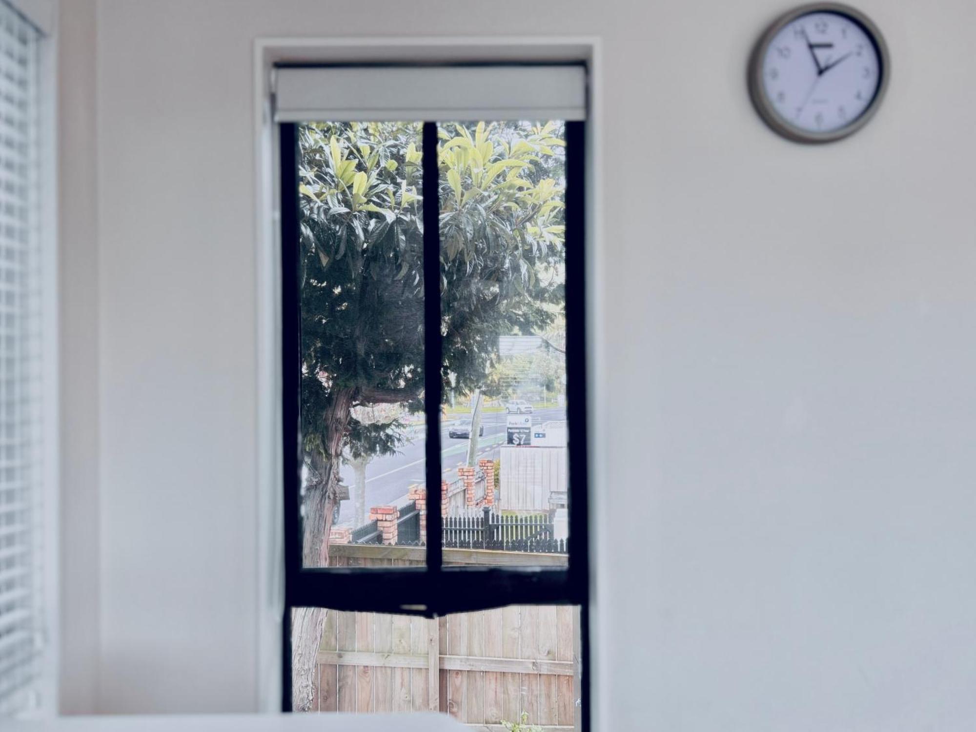Nearly New 3bed Townhouse 3km To Cbd Holiday home *