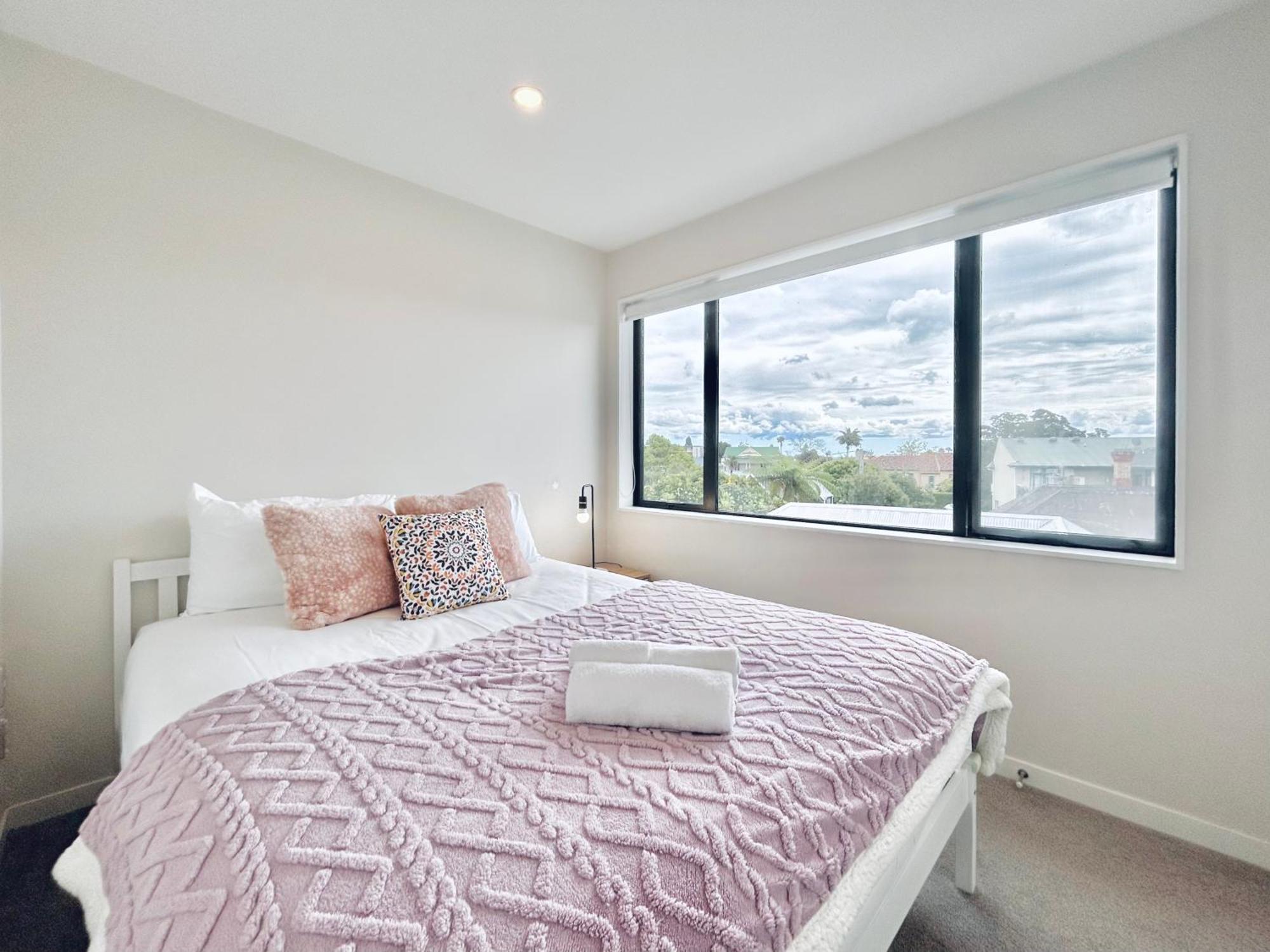 Nearly New 3bed Townhouse 3km To Cbd * Auckland