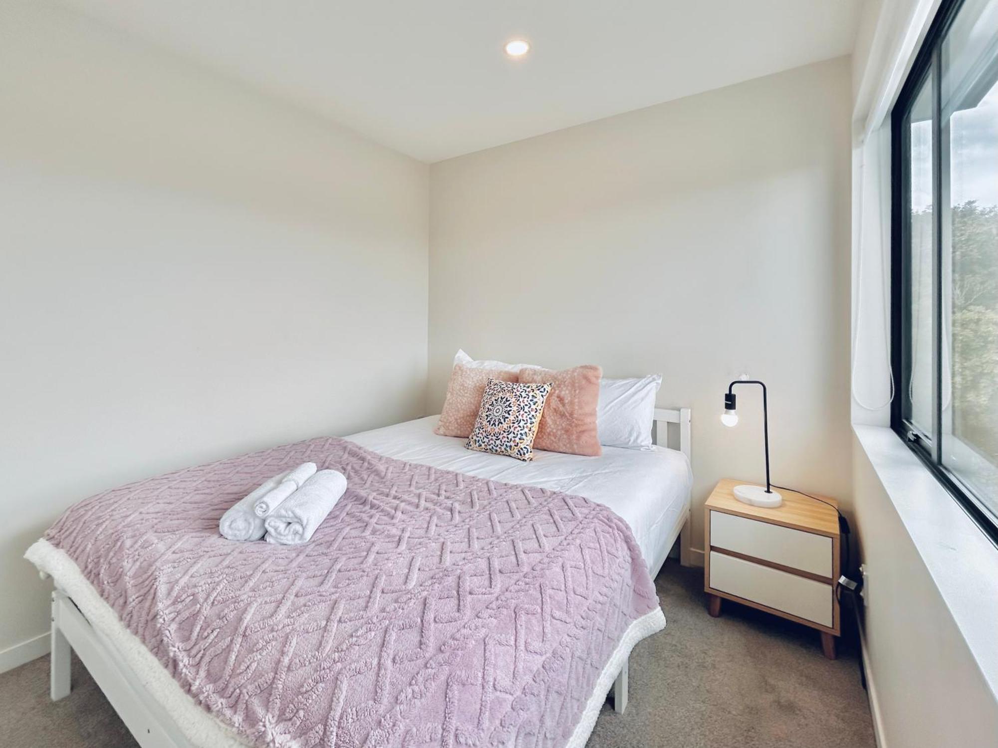 Nearly New 3bed Townhouse 3km To Cbd Holiday home *