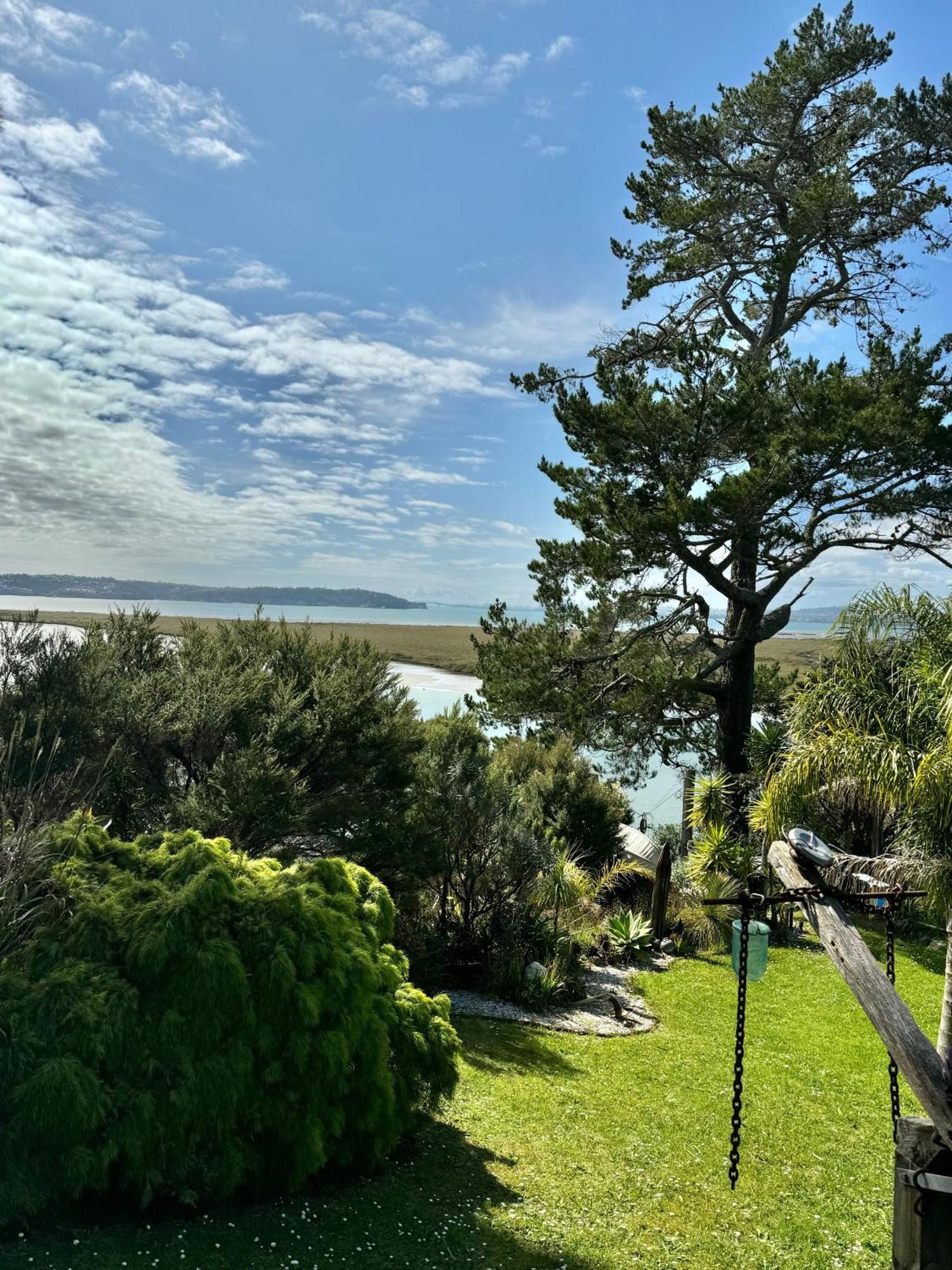 Waterfront Loft With View Auckland