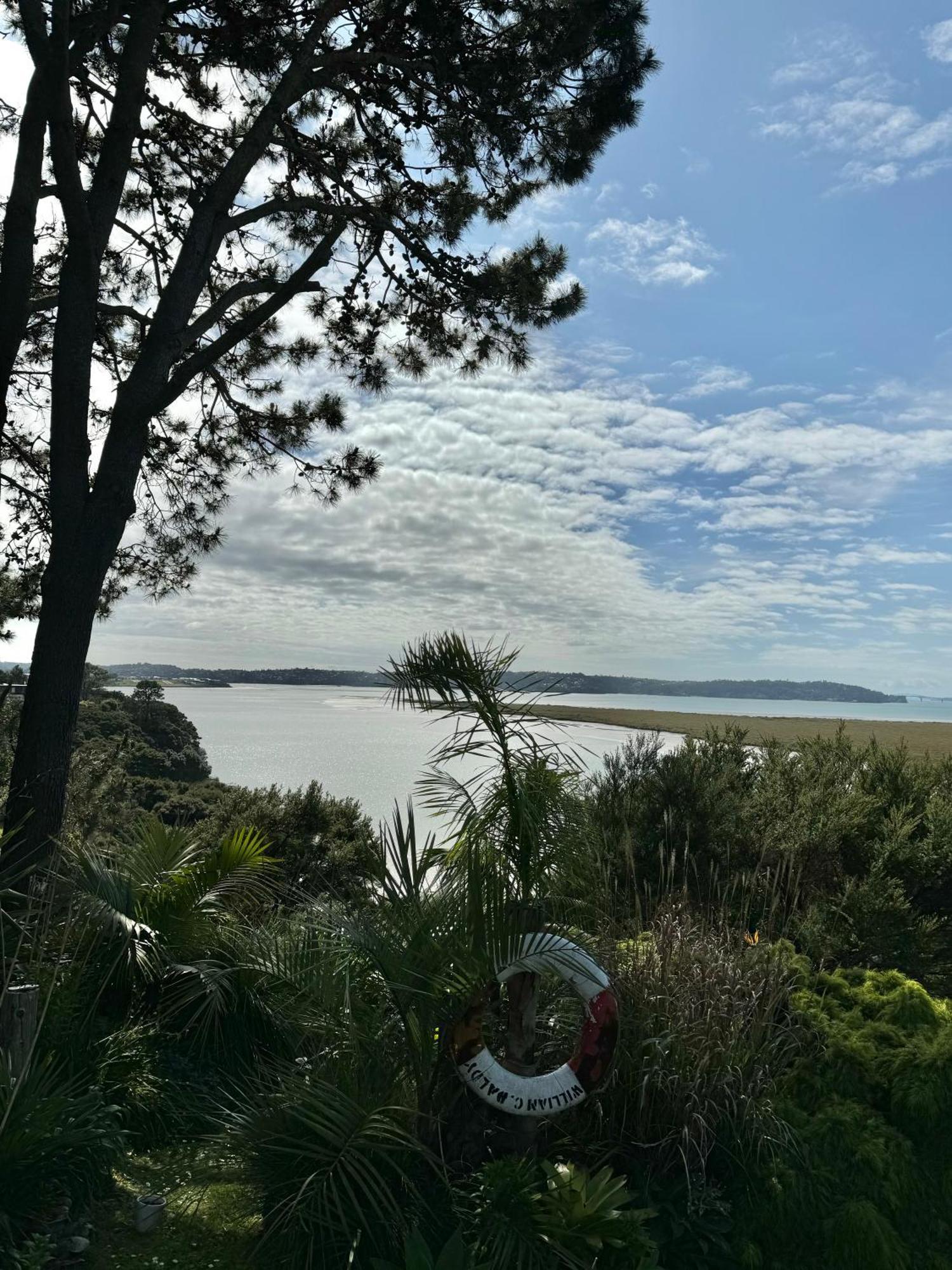 Villa Waterfront Loft With View