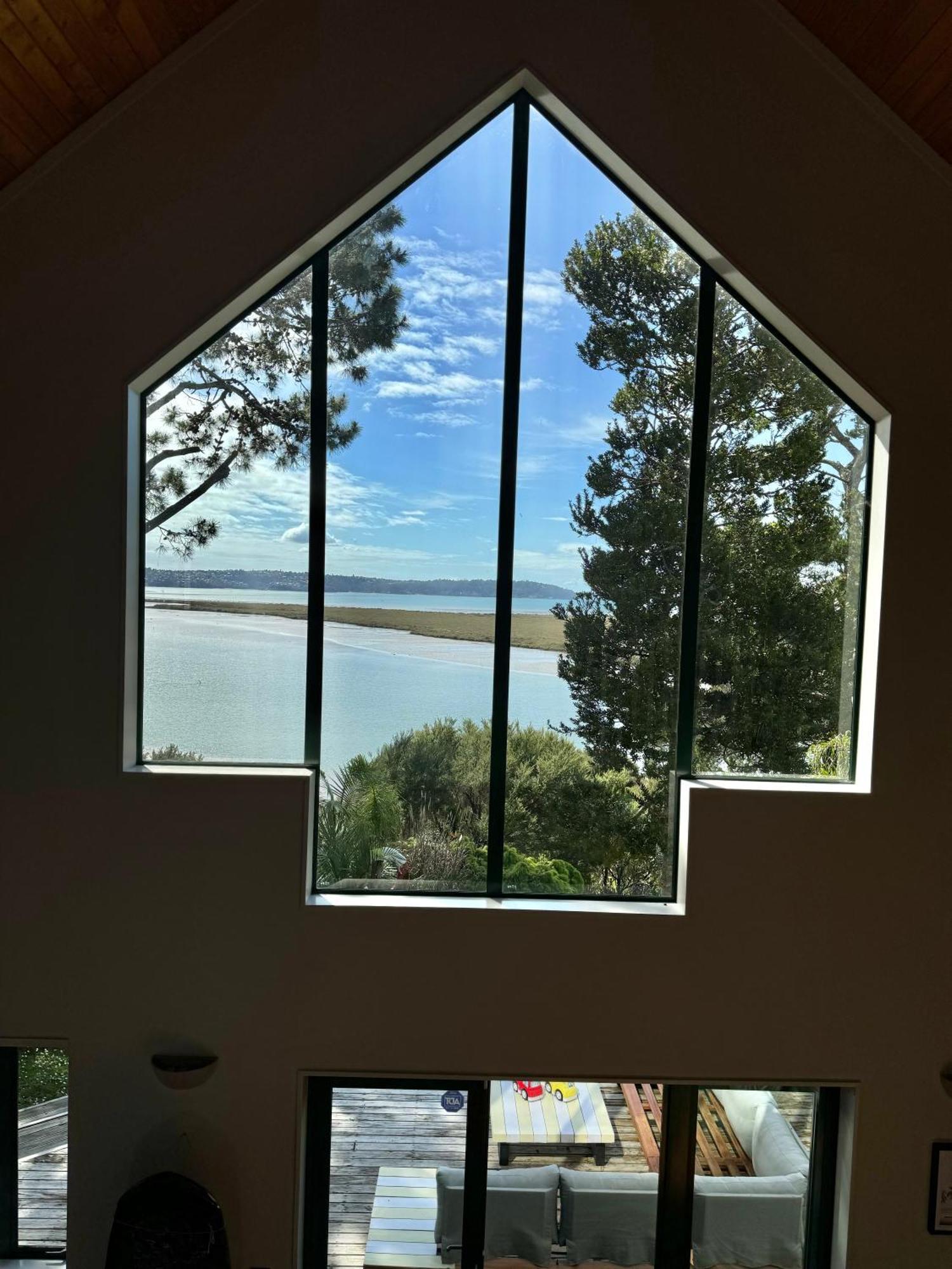 Waterfront Loft With View * Auckland