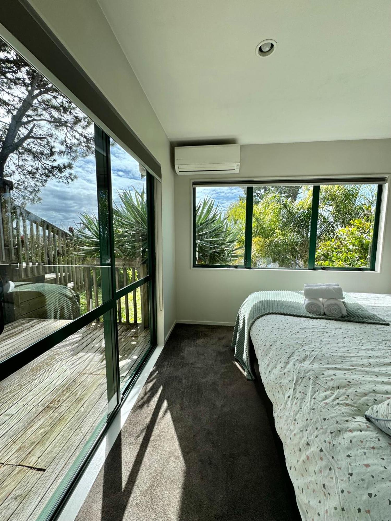 Waterfront Loft With View Auckland