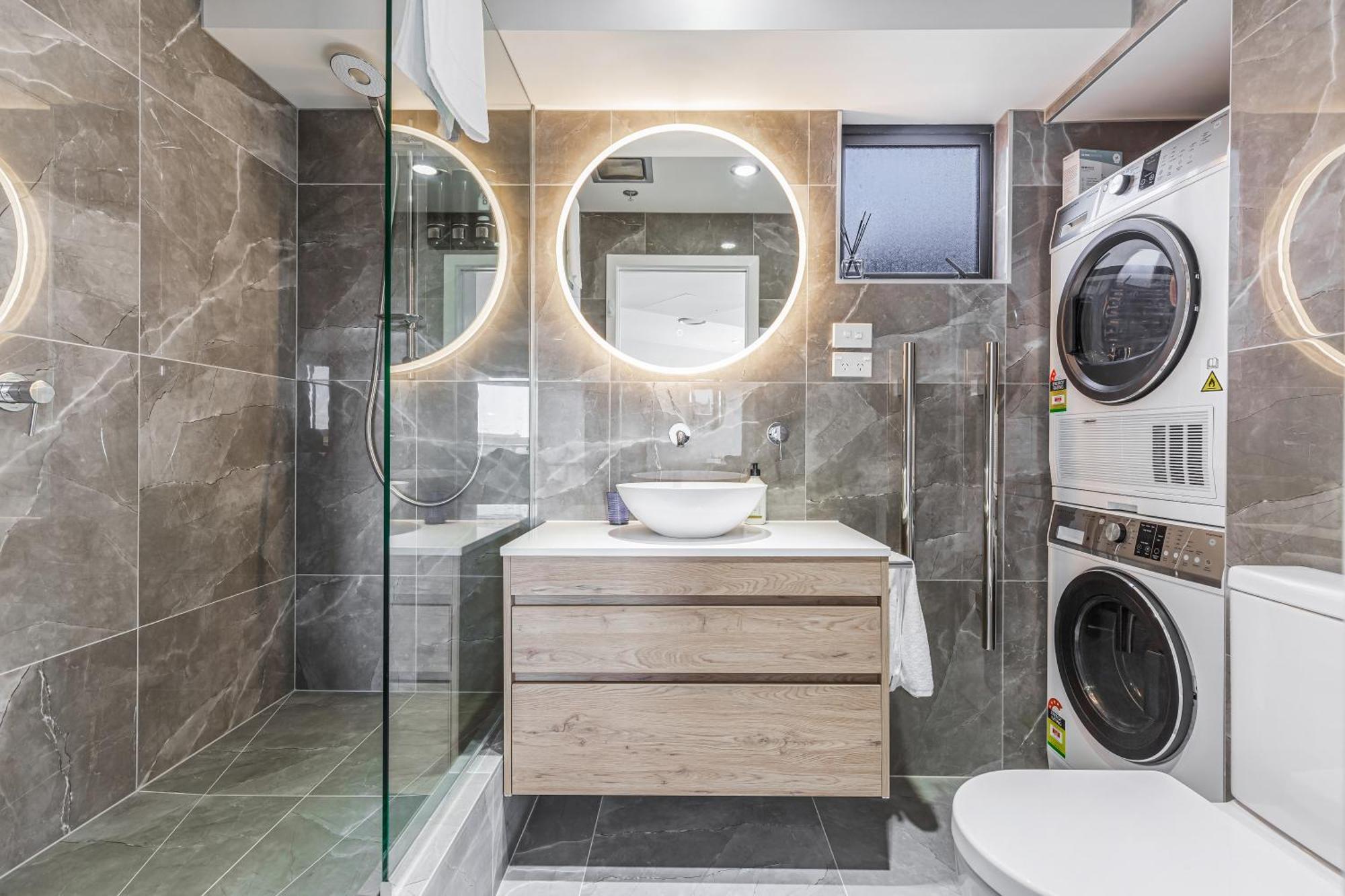 Contemporary 1br Escape With Pool & Gym Auckland