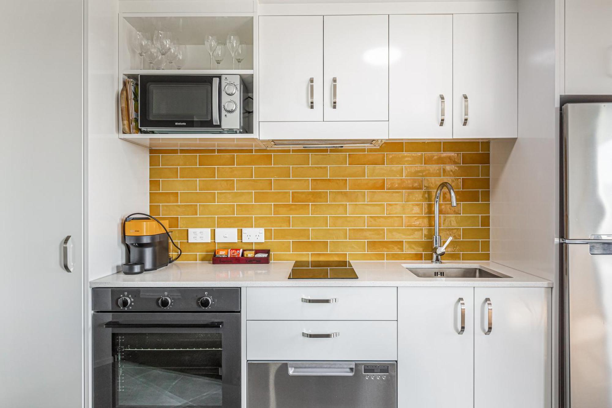 Contemporary 1br Escape With Pool & Gym Apartment Auckland