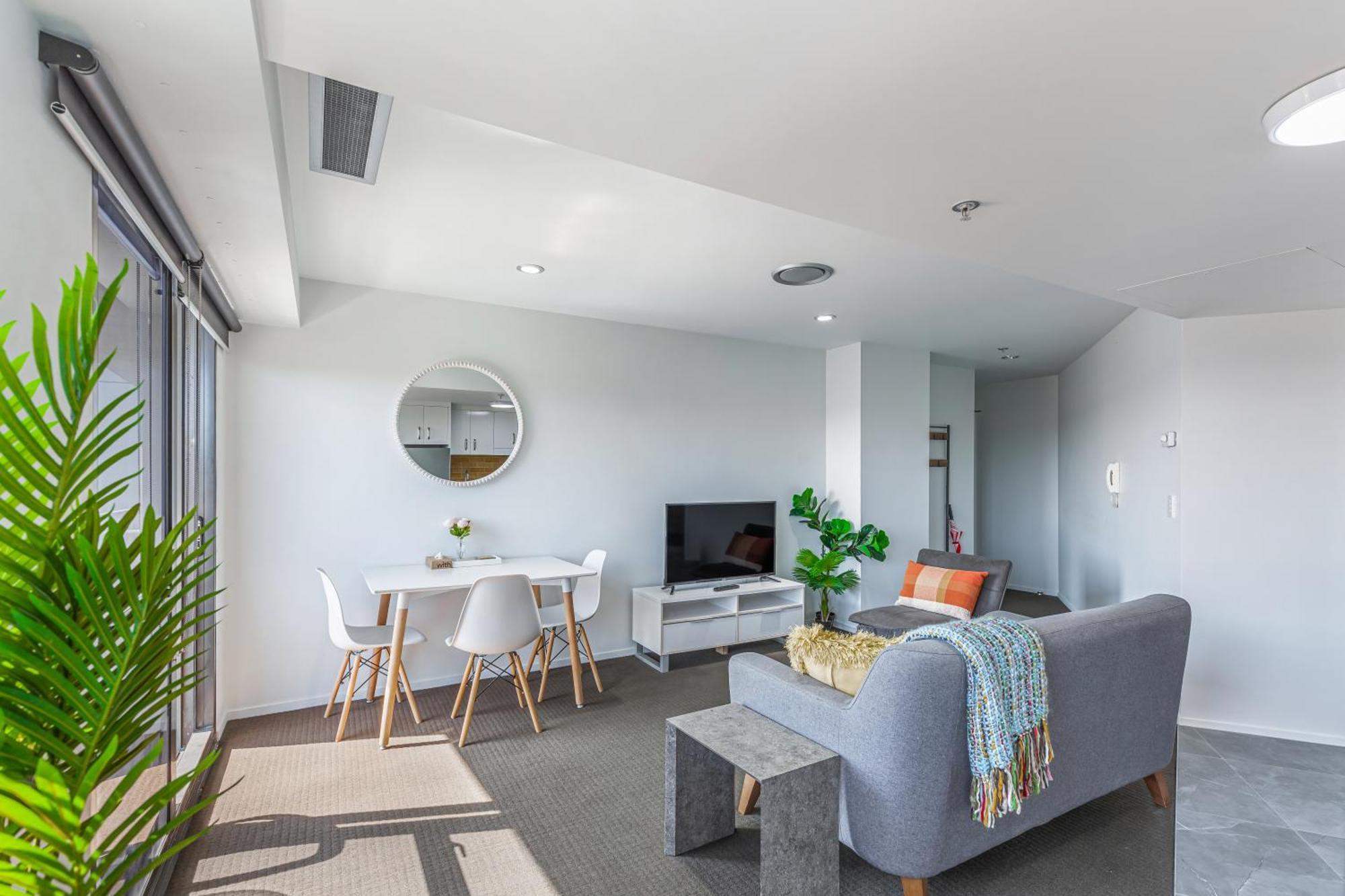 Contemporary 1br Escape With Pool & Gym