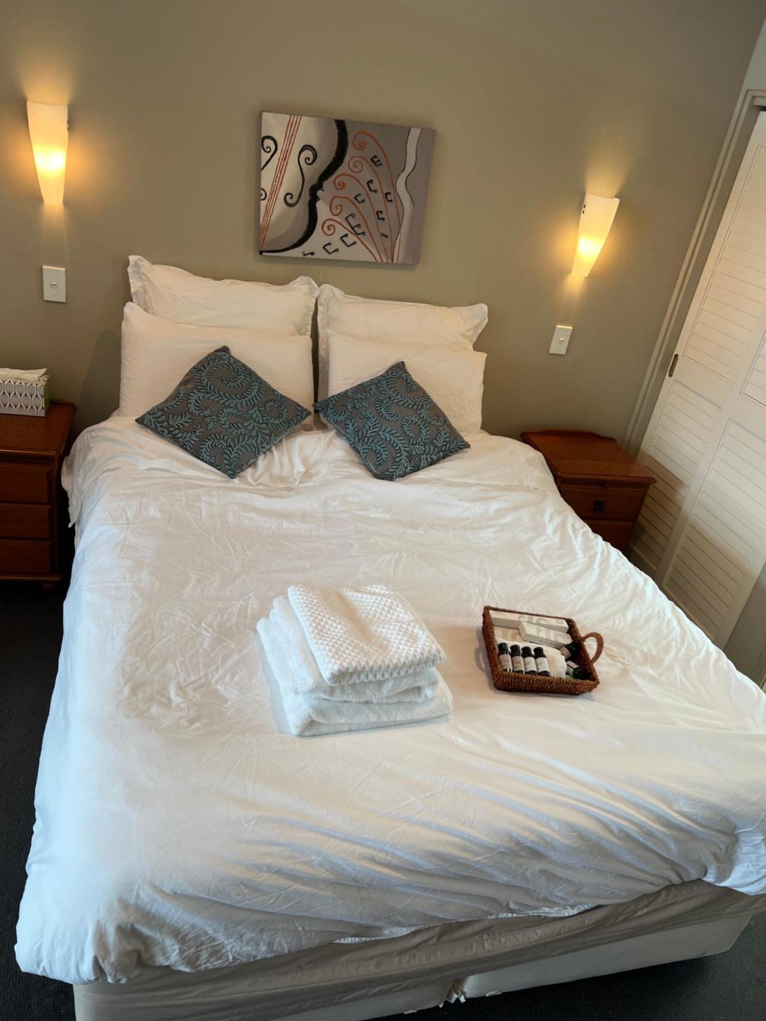 Seaview Waterfront Aparthotel