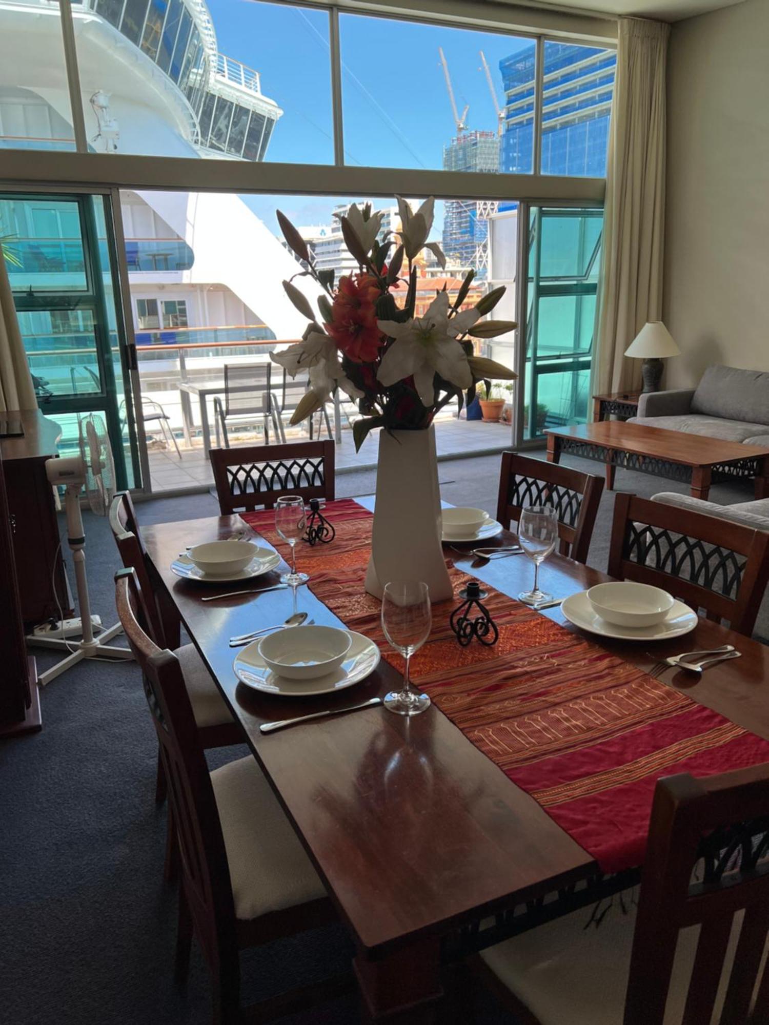 Seaview Waterfront Aparthotel