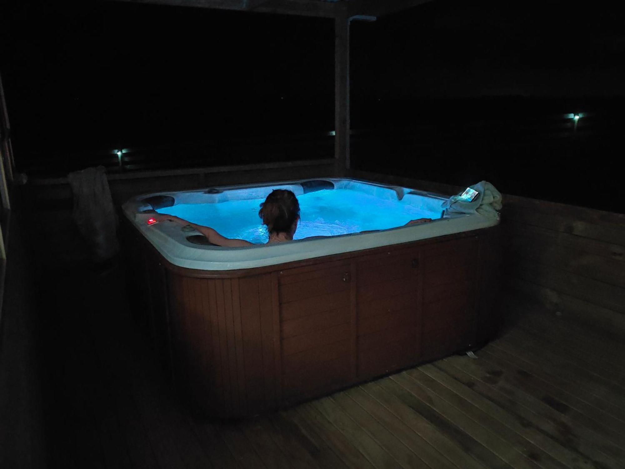 4 * Auckland