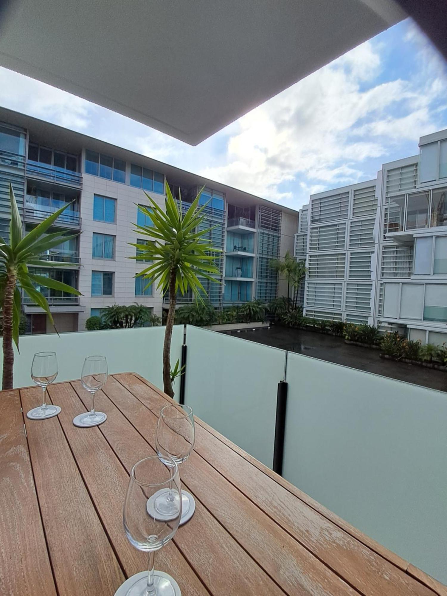 Apartment Pool-bikes-escooter! 2bed Auckland