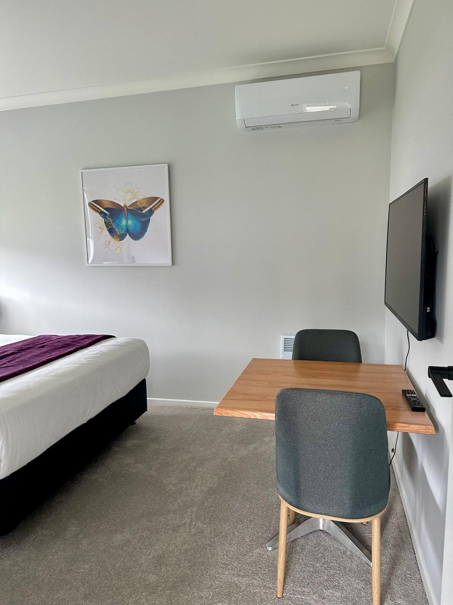 Eden St Lukes Cozy Holiday home *
