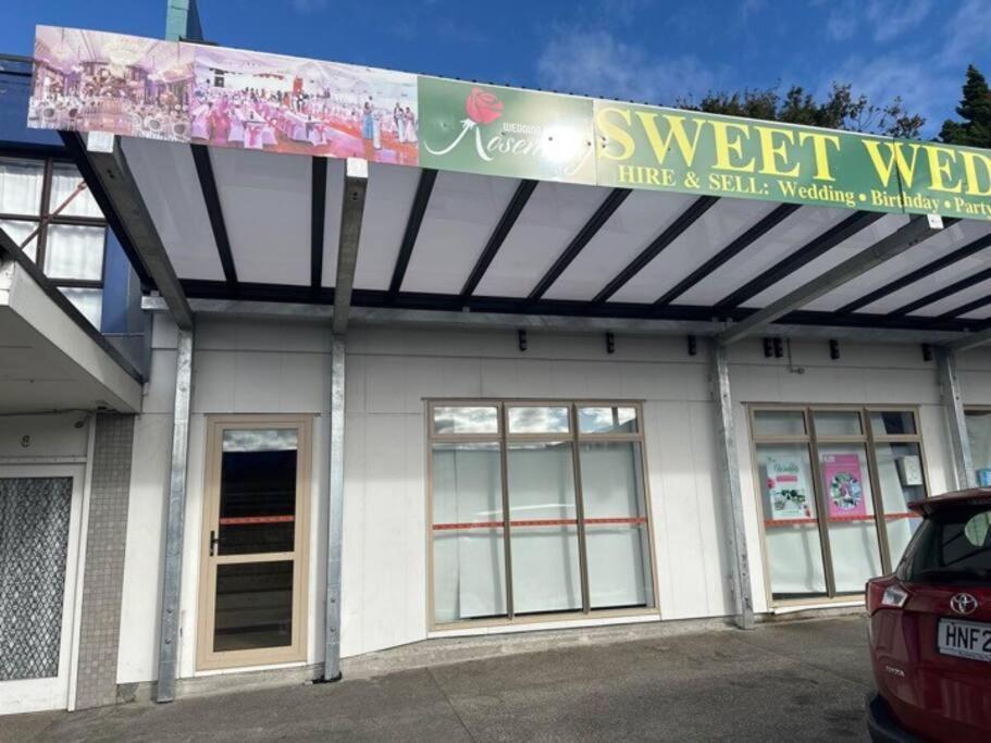 Otahuhu Town Centre Brand New 8b * Auckland