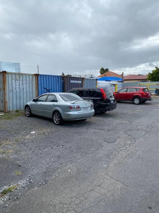 Otahuhu Town Centre Brand New 8b Apartment *