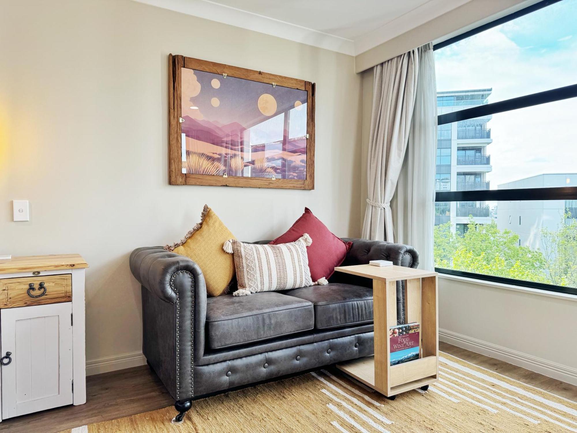 Free Carpark, Balcony With Park Views, Pool And Apartment Auckland
