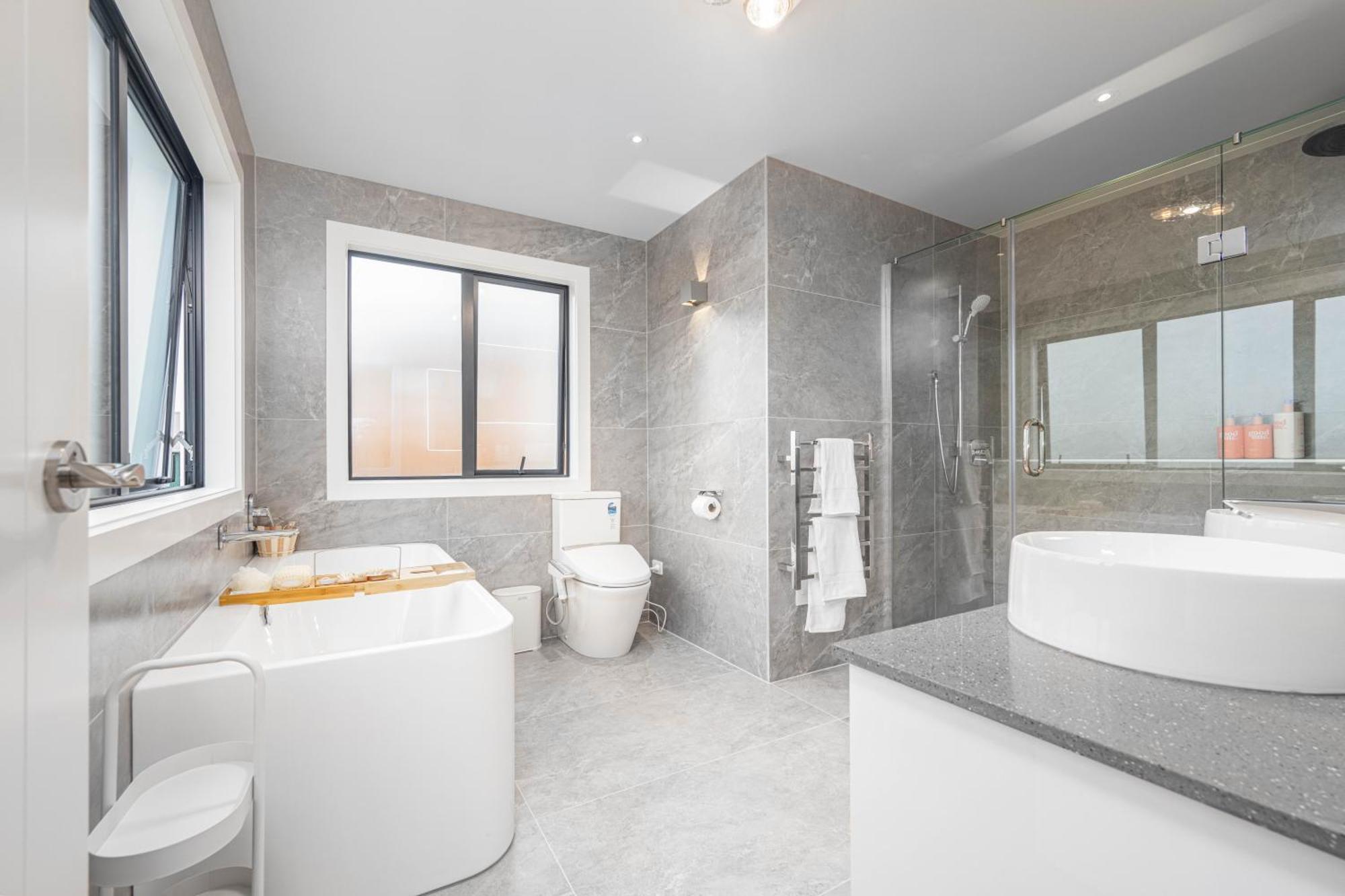 Villa Devonport- Bayswater Luxury With Bbq